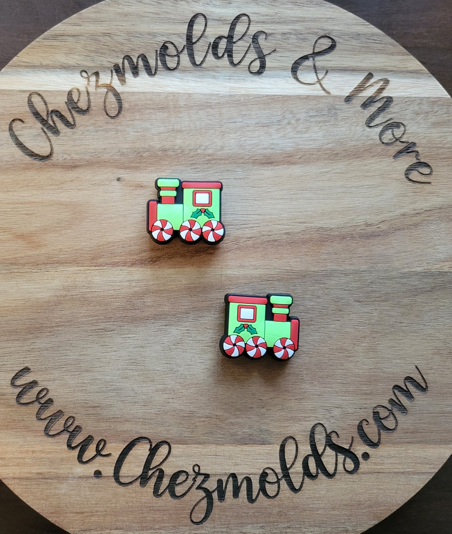 holiday train-focal Bead