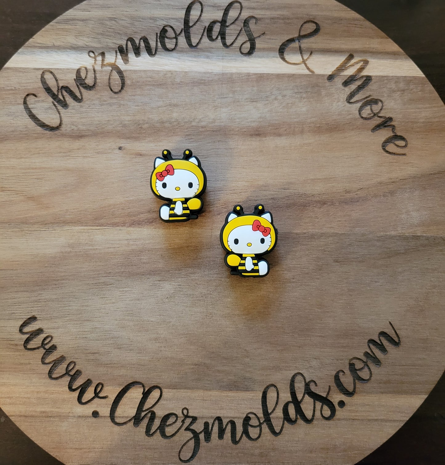 CE- HK bumble bee- focal Bead