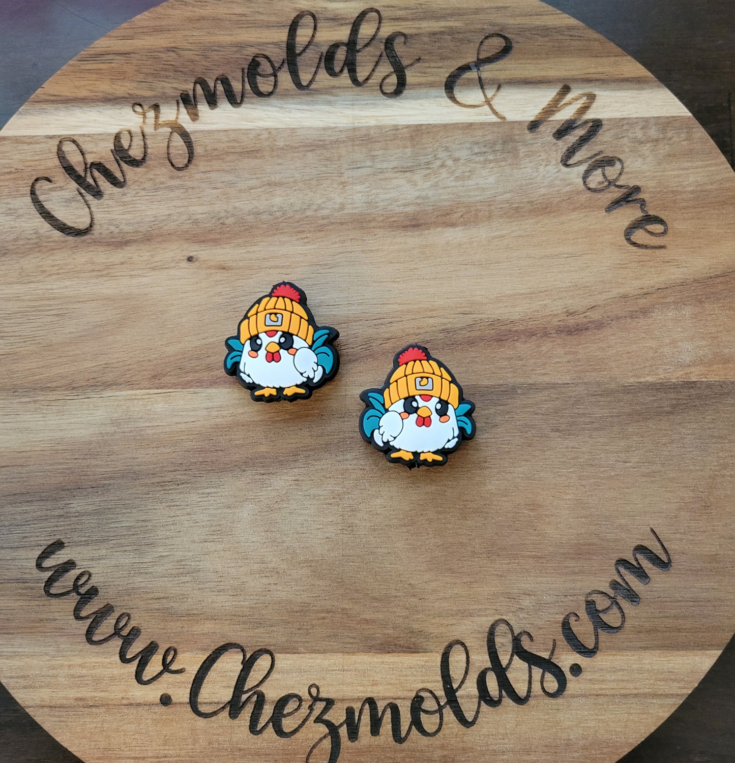 beanie chicken- focal Bead