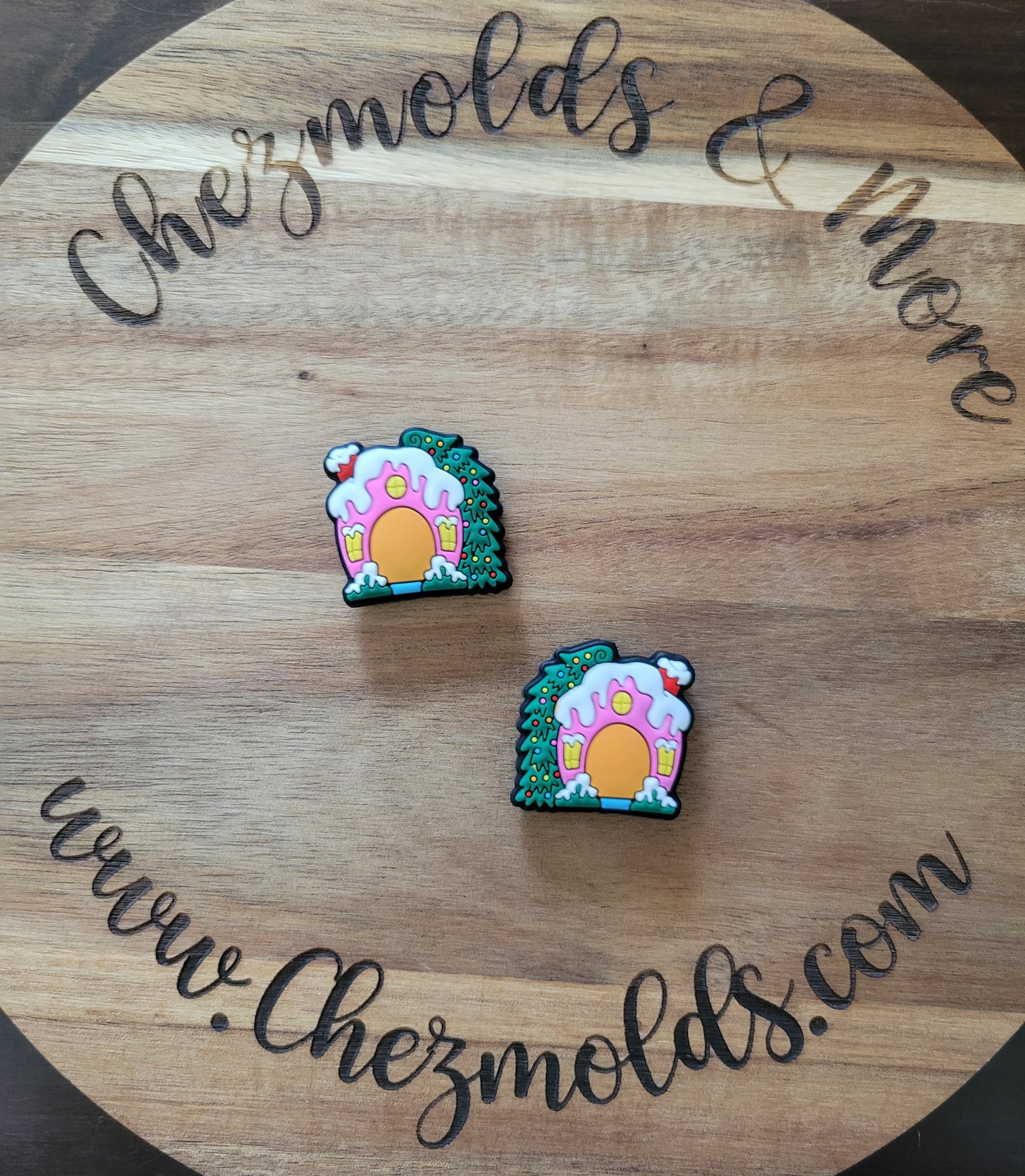 pink winter house with tree- Silicone focal Bead