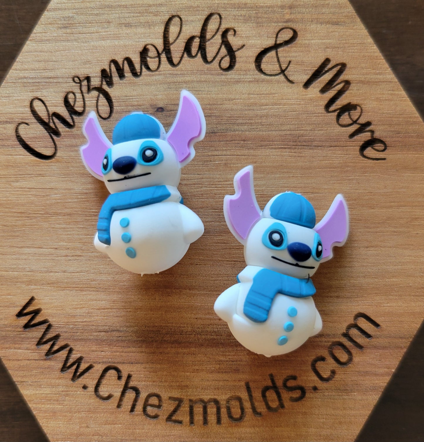 CE- 3d blue alien snowman- Silicone focal Bead