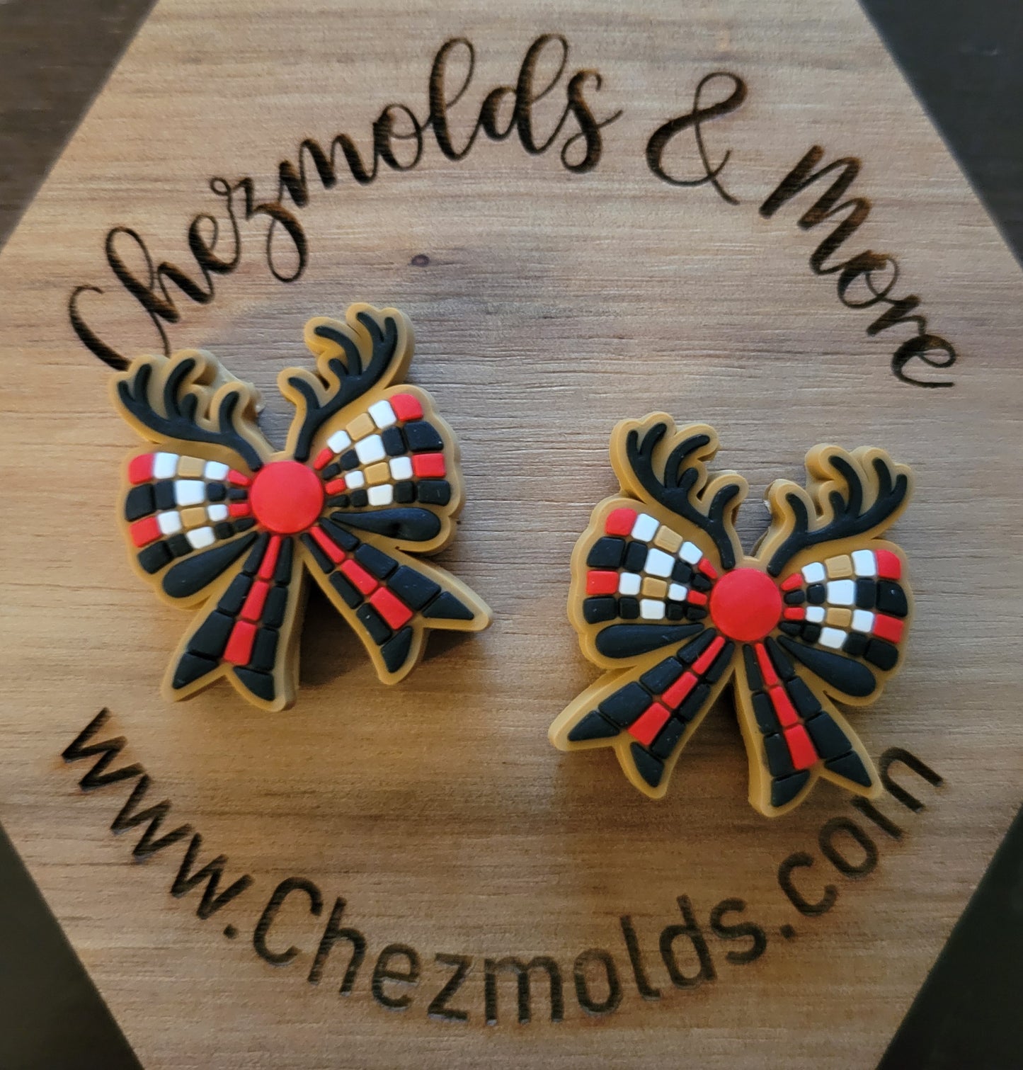 Reindeer bow- focal Bead