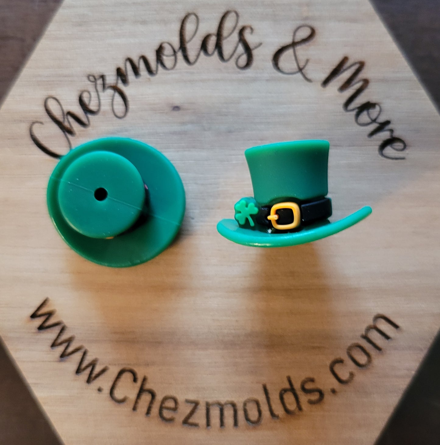 3d lucky hat- Silicone focal Bead