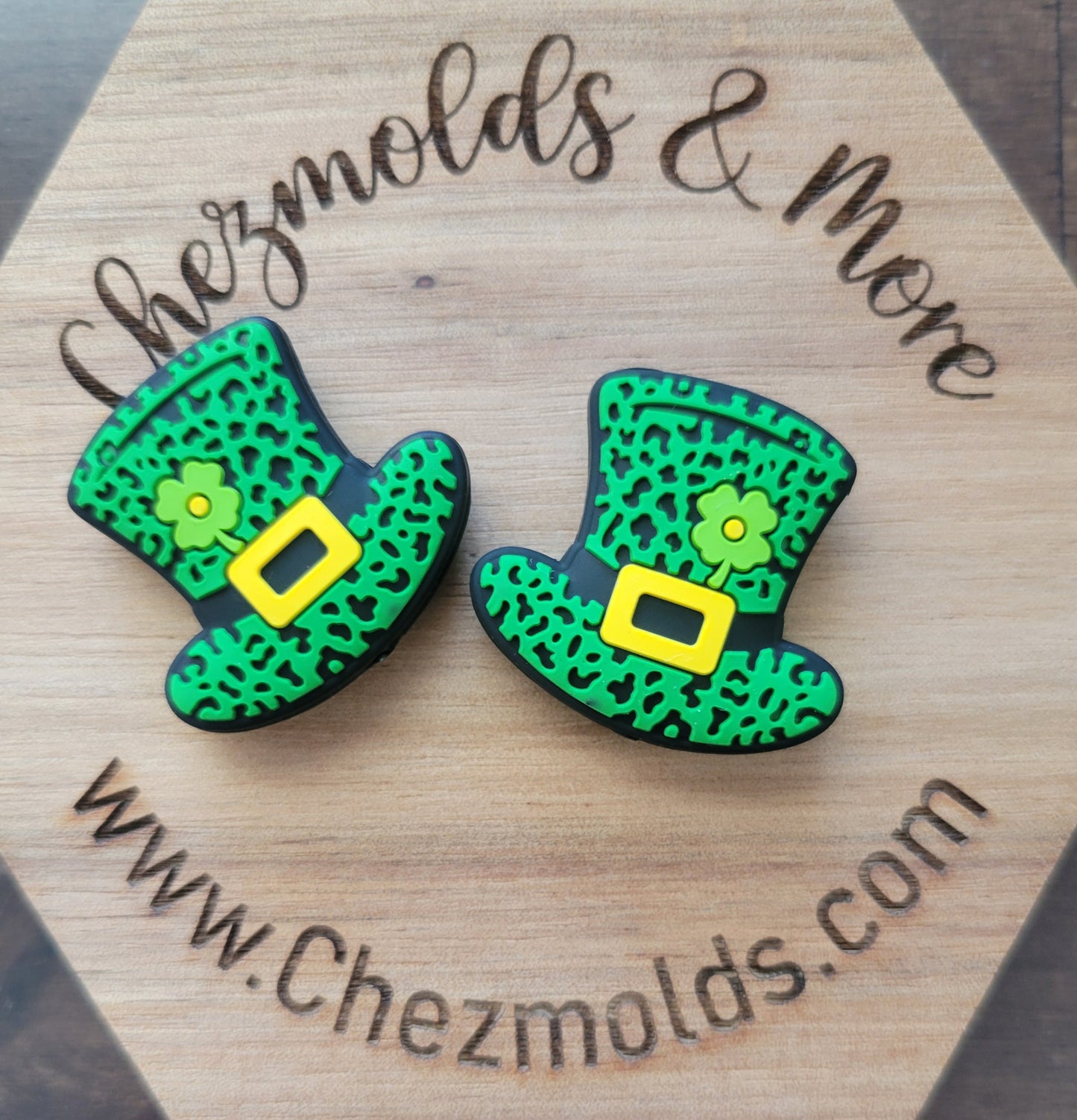 cow clover hat- Silicone focal Bead