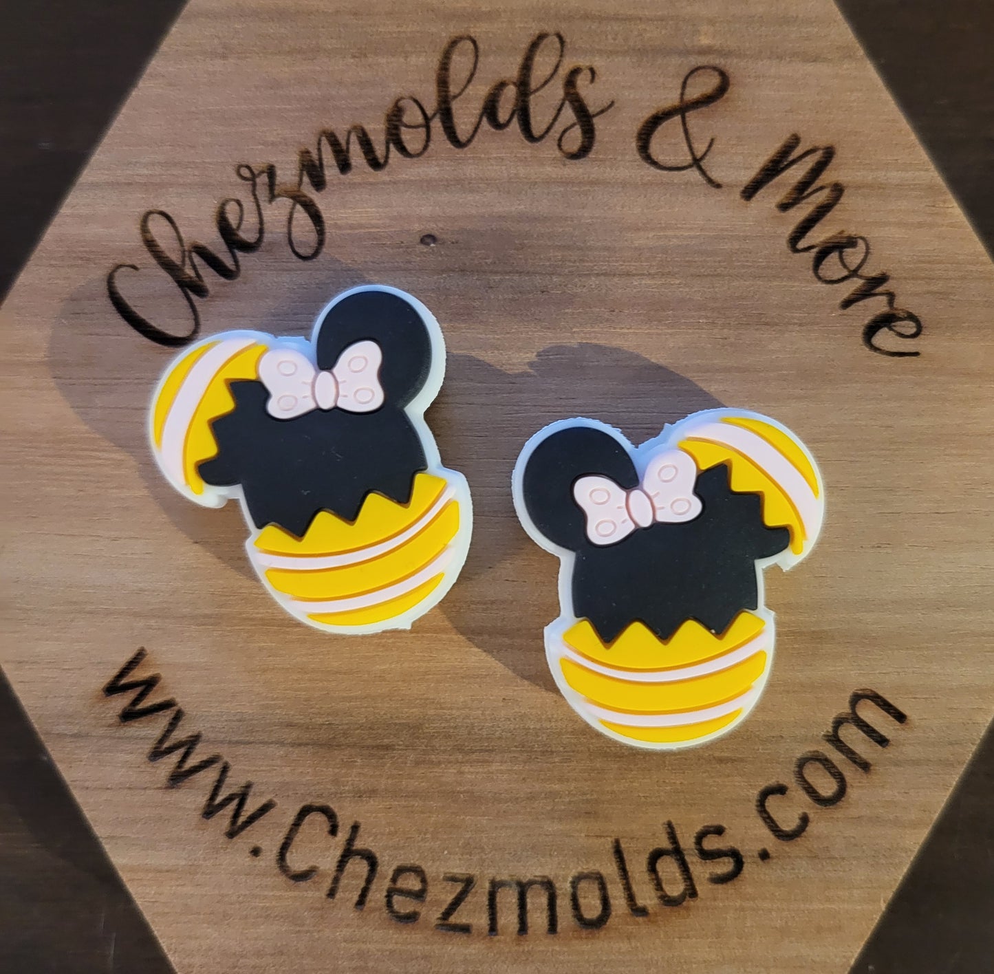 mouse shape eggy- Silicone focal Bead