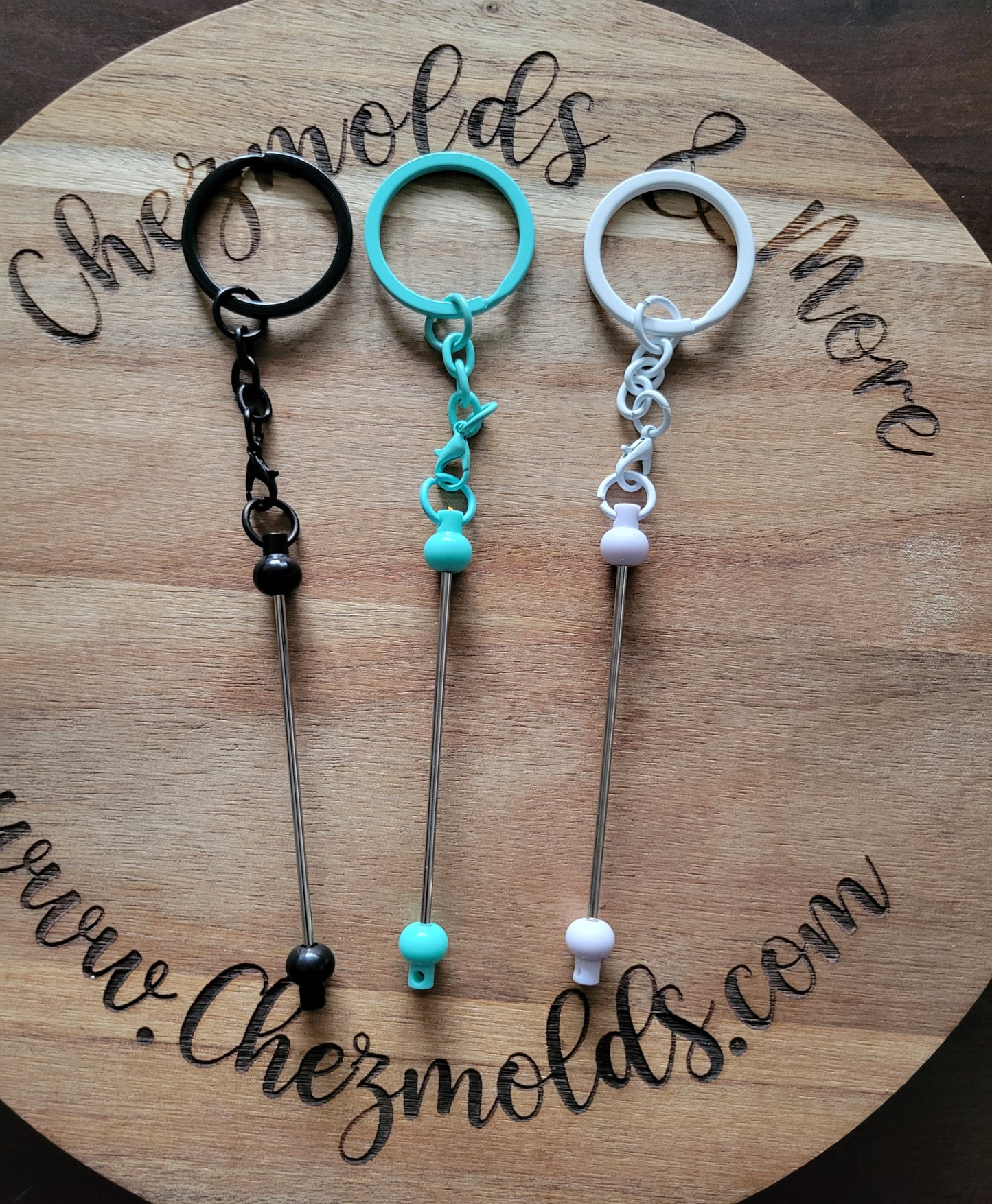 Beadable keyring bar with beadable bottom ( hole attachment for fidgets etc)