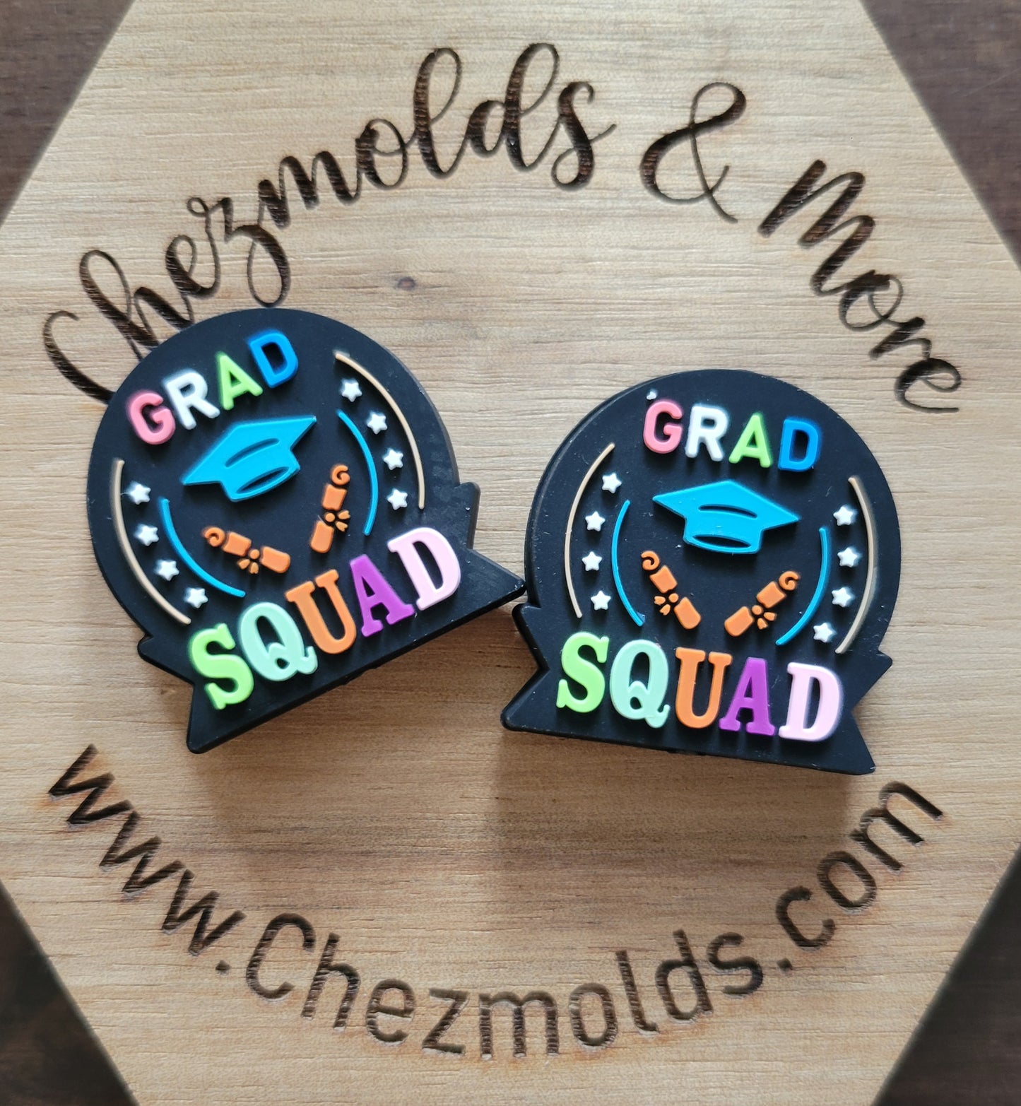 grad squad- silicone focal Bead