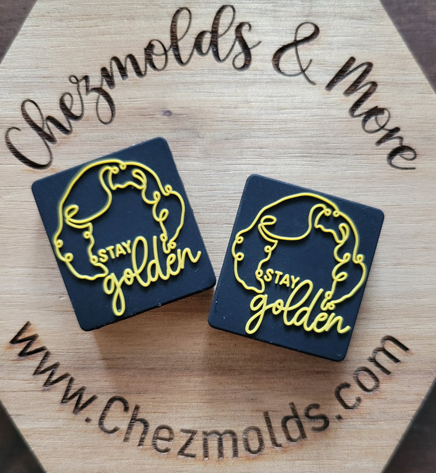 stay golden outline- silicone focal Bead