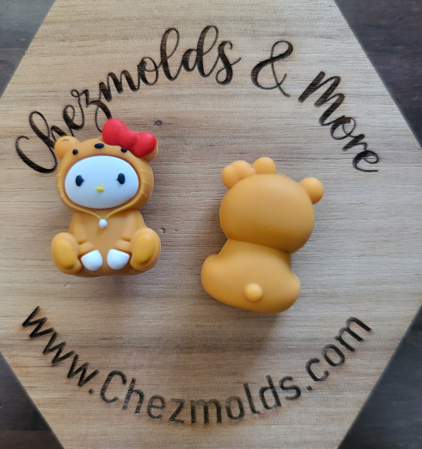 3d HK yellow bear outfit- Silicone focal Bead