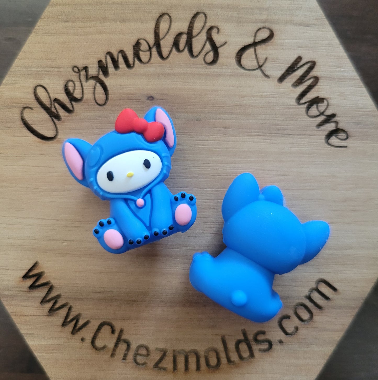 3d HKitty in stitchy outfit- Silicone focal Bead