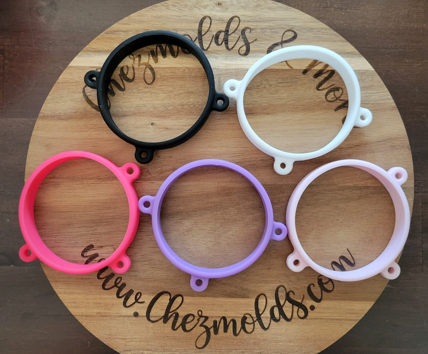 Beadable silicone band for tumbler/cups
