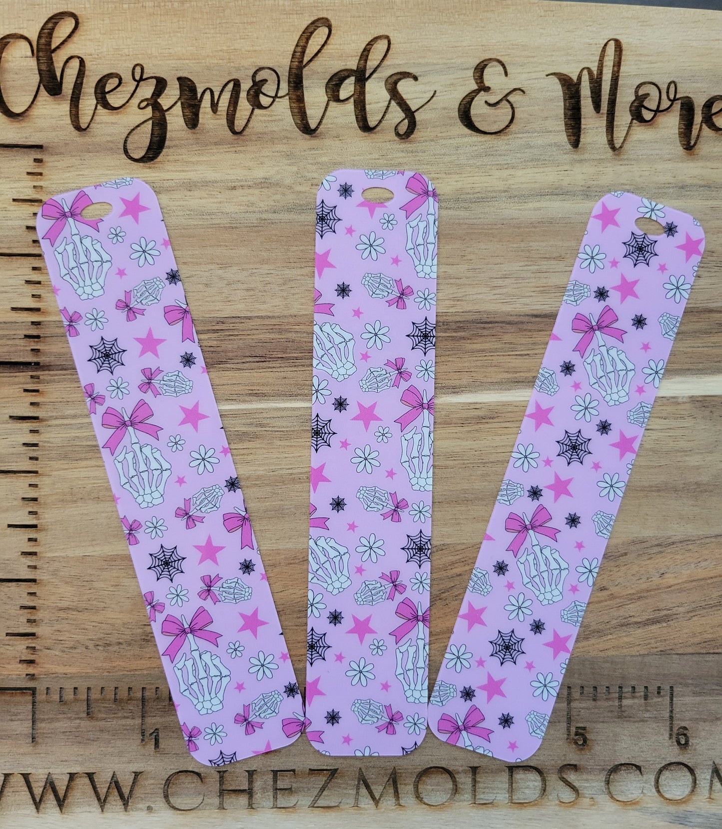 FLEX Beadable bookmarks-skelly hand FU pink