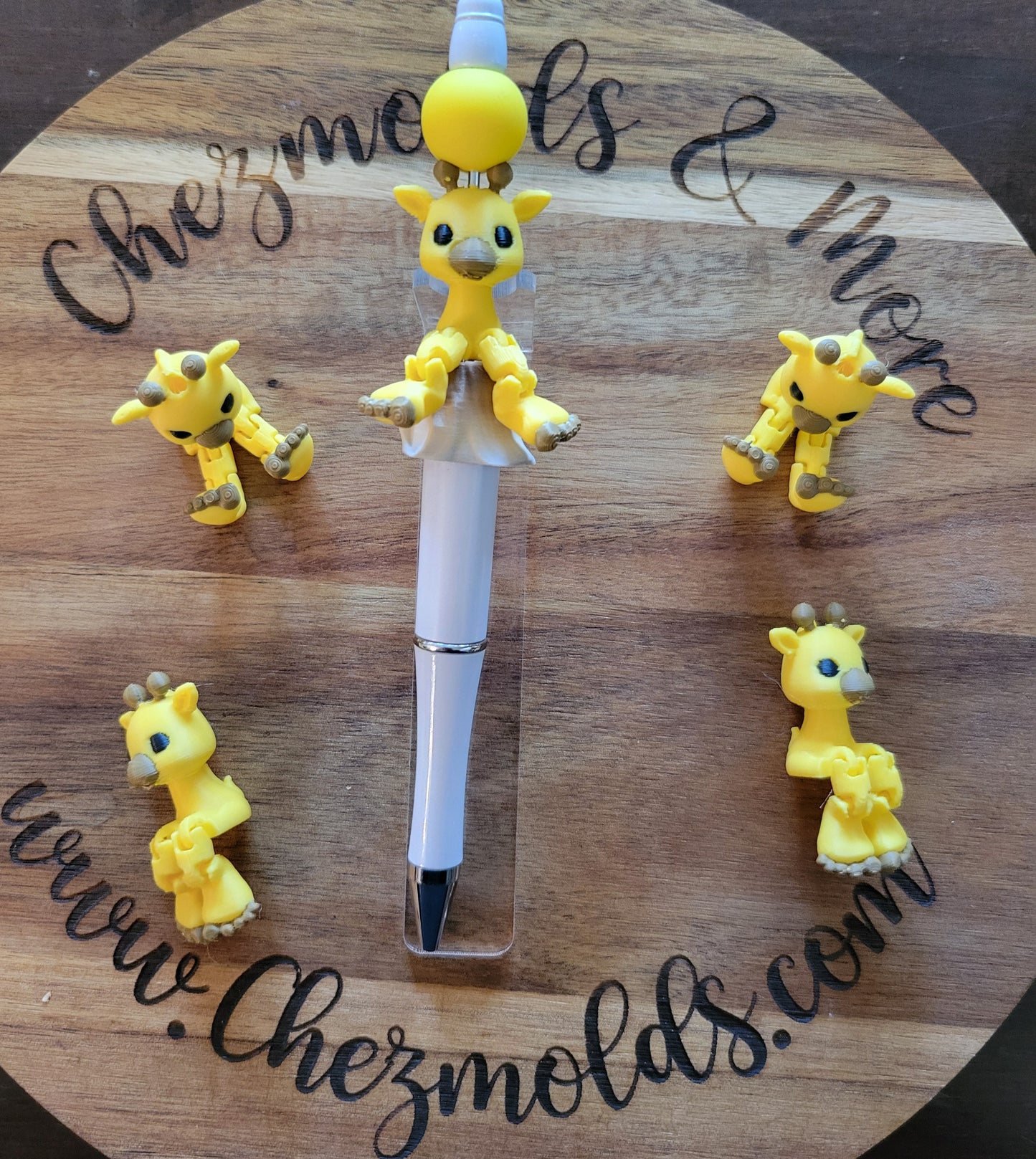 CE 3d printed focal Bead- baby Giraffe kicker ( flexy feet )