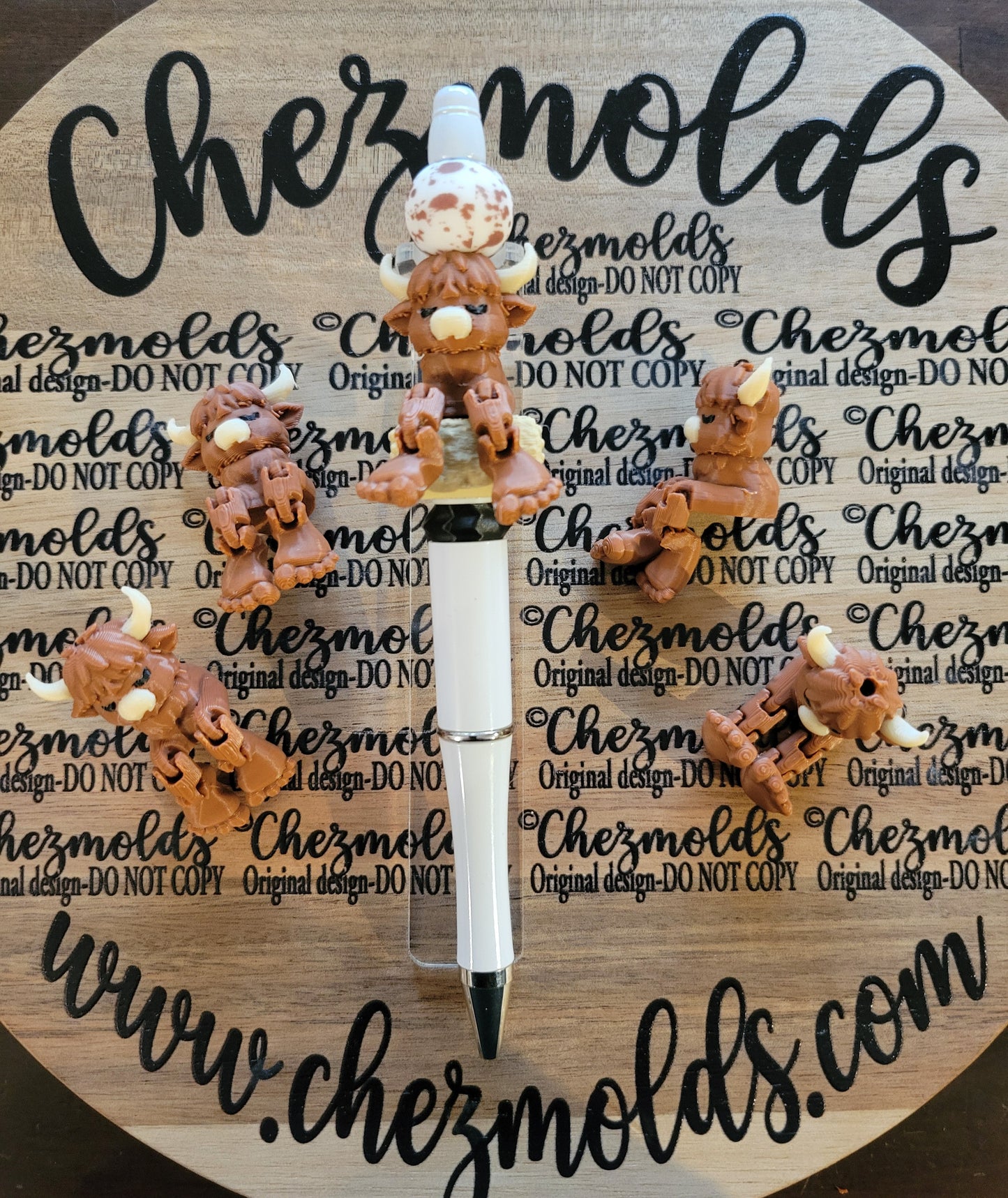 CE 3d printed focal Bead-Baby highland kicker ( flexy feet )