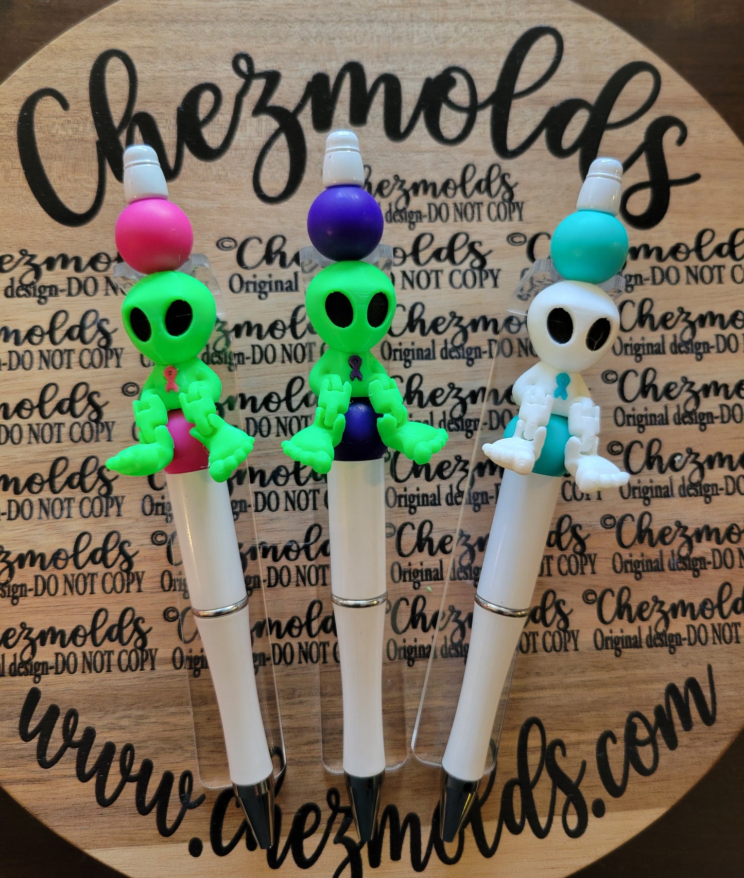 CE 3d printed focal Bead- Awareness Alien kicker ( flexy feet )