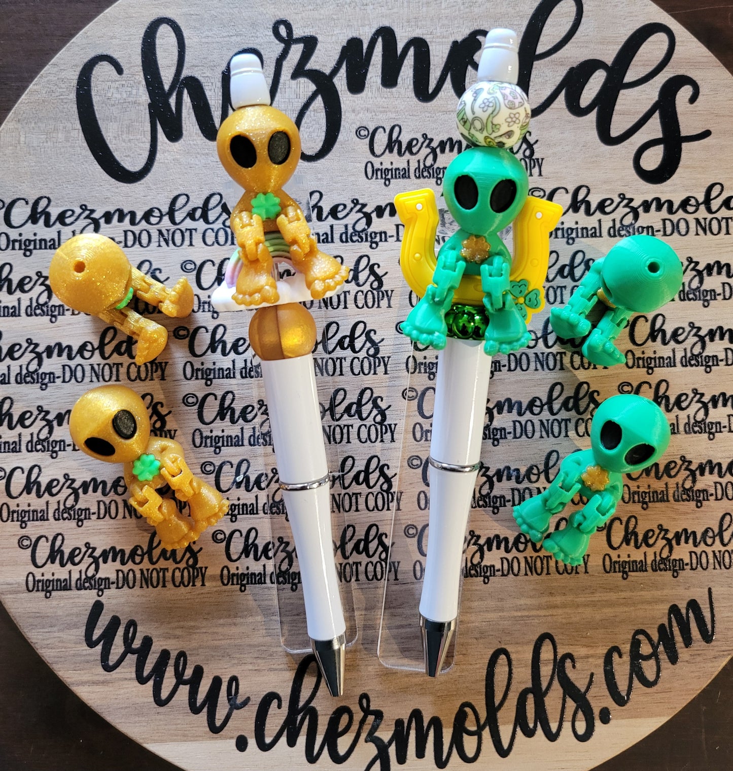 CE 3d printed focal bead- Lucky alien kicker ( flexy feet )