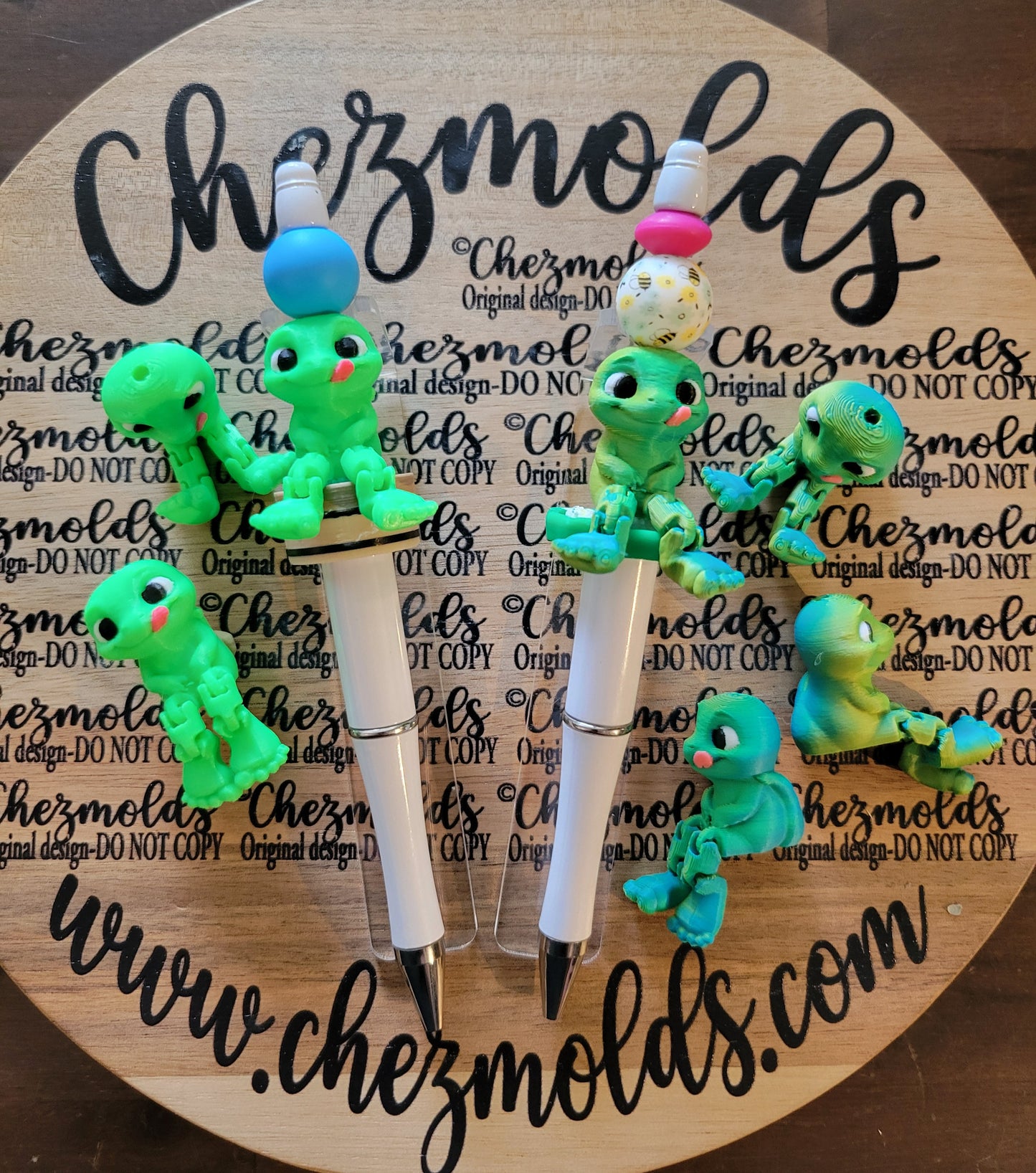 CE 3d printed focal bead- Cutie Lizard with tongue out kicker ( flexy feet )
