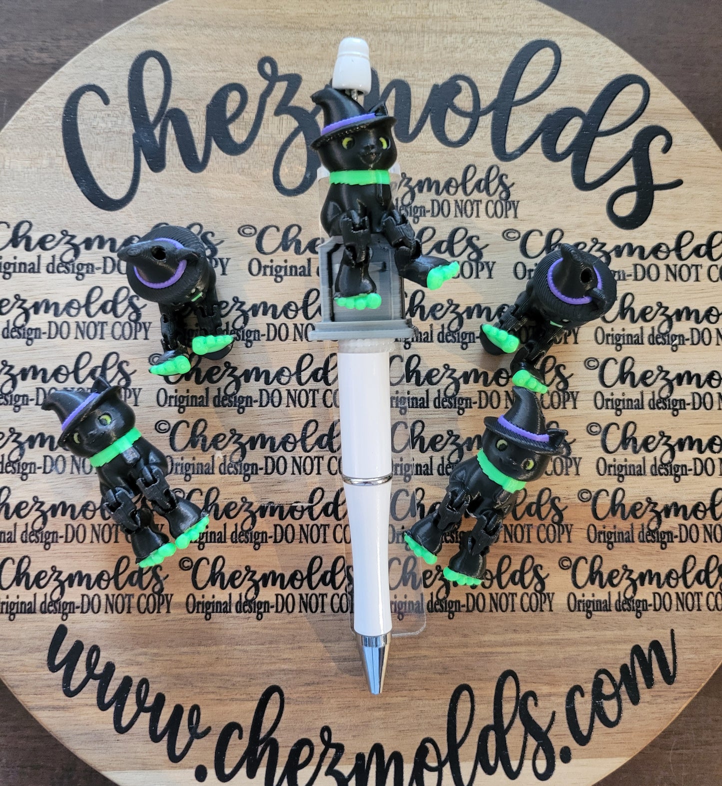 CE 3d printed focal Bead-Black kitty with witch hat Kicker ( flexy feet )