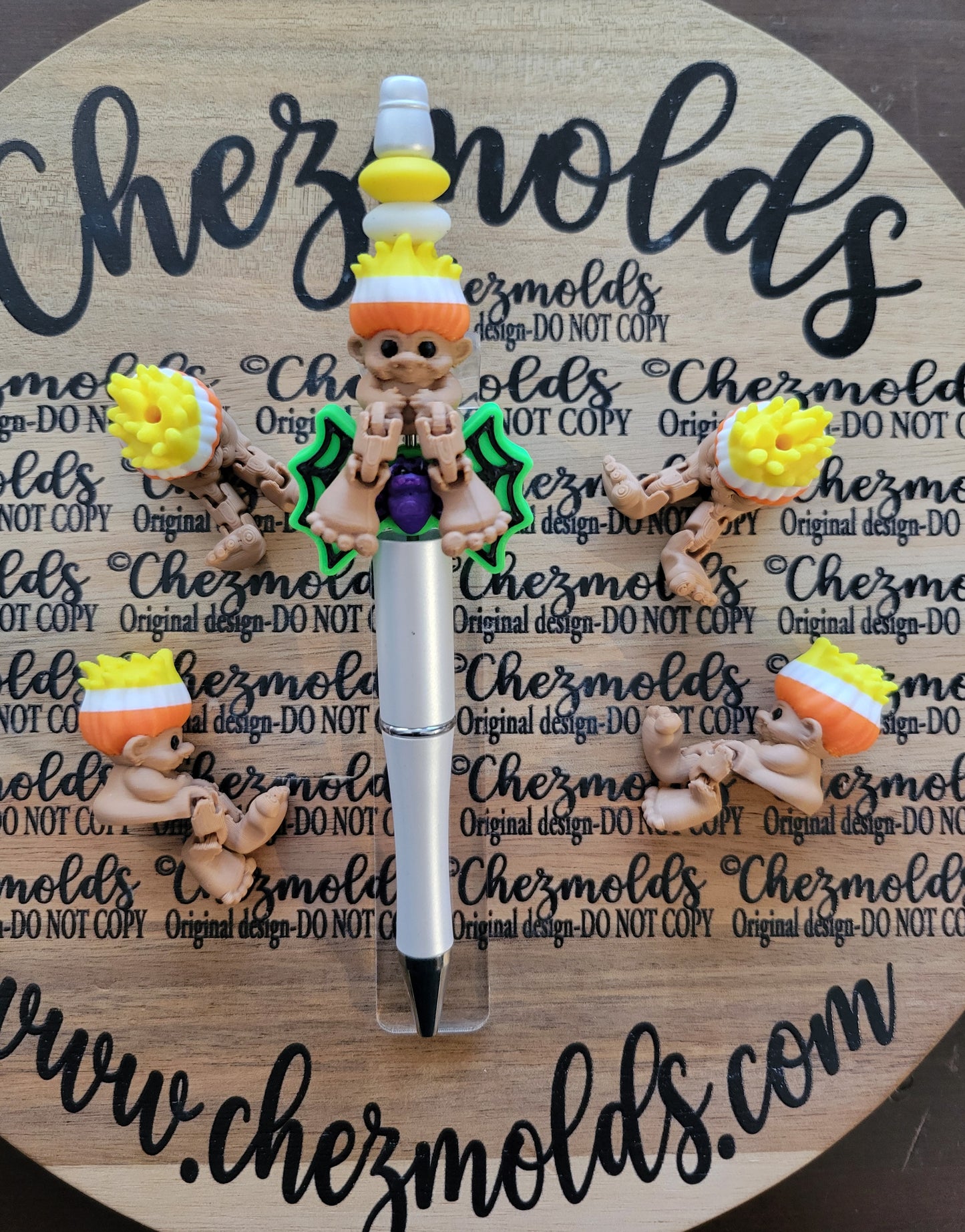 CE 3d printed focal Bead-Halloween edition candy corn troll Kicker ( flexy feet )