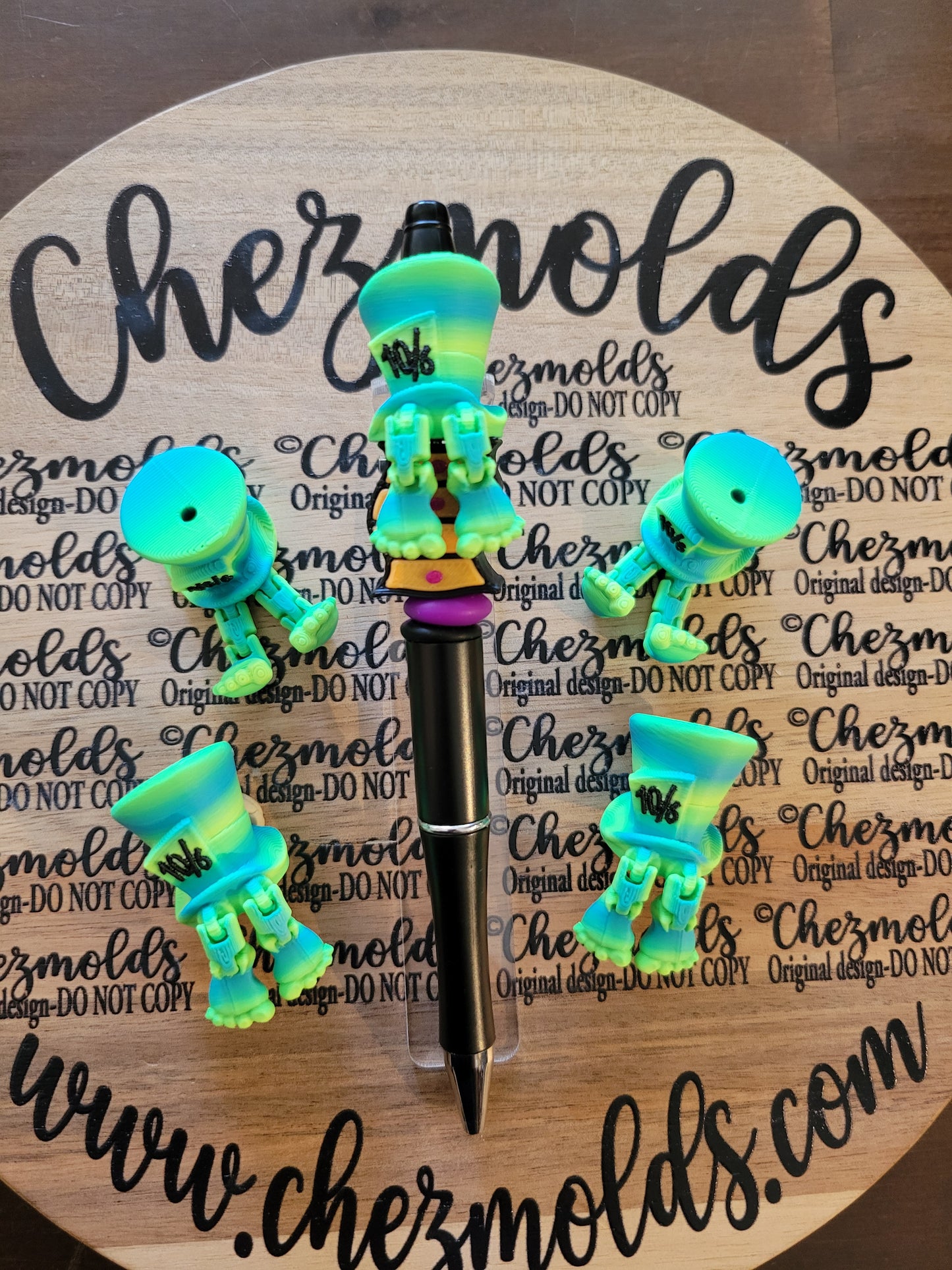 CE 3d printed focal bead-Green 10/6 hat kicker ( flexy feet )