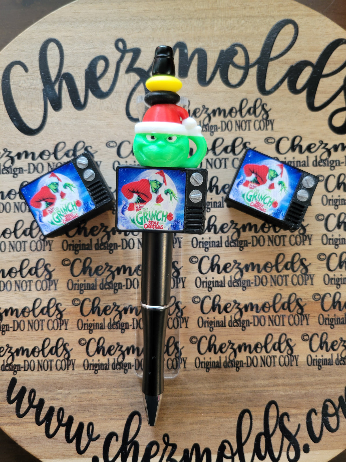 CE 3d printed focal Bead-Retro Tv- how the g stole christmas