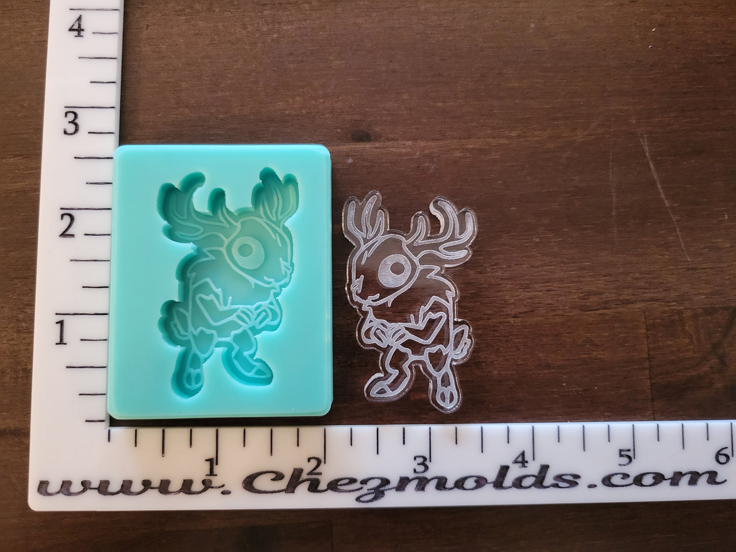 Cute cryptid - standing horned