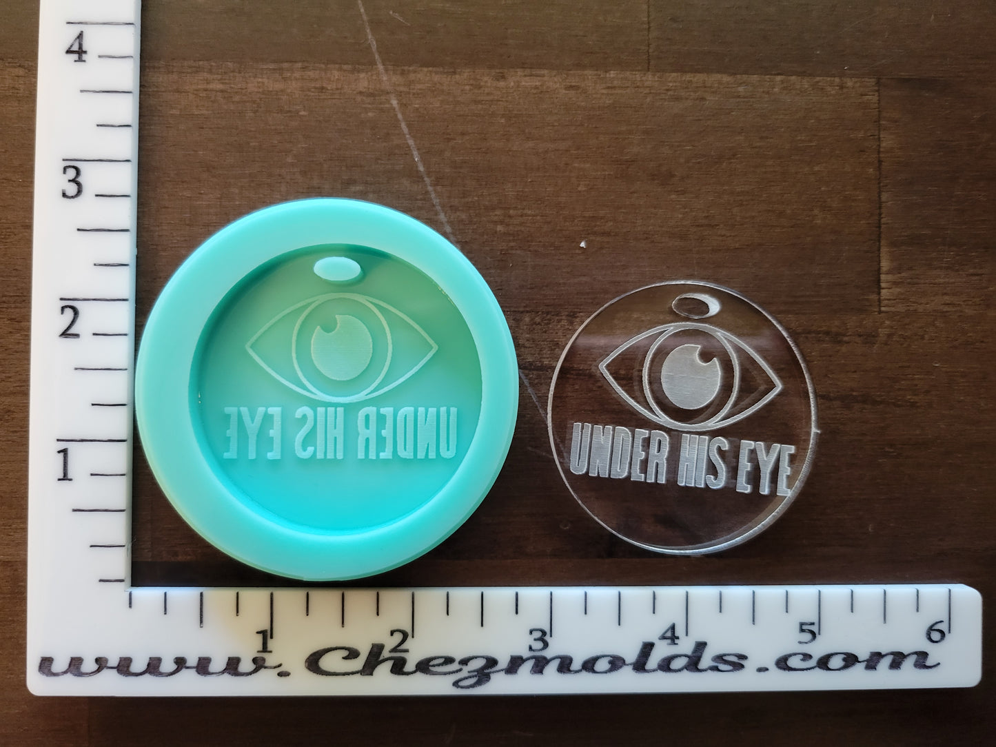 Under his eye Keychain