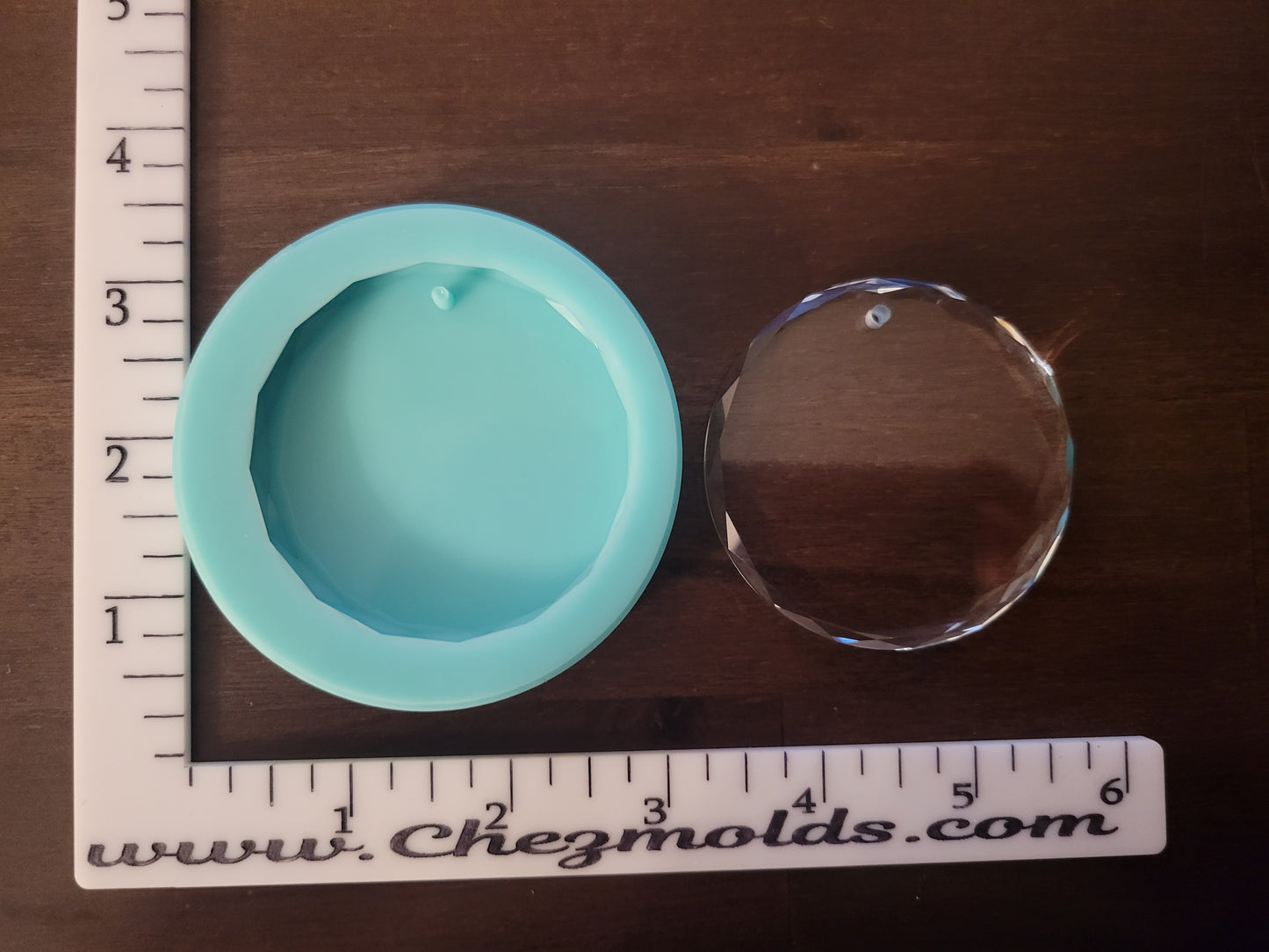 Side faceted thick round ornament