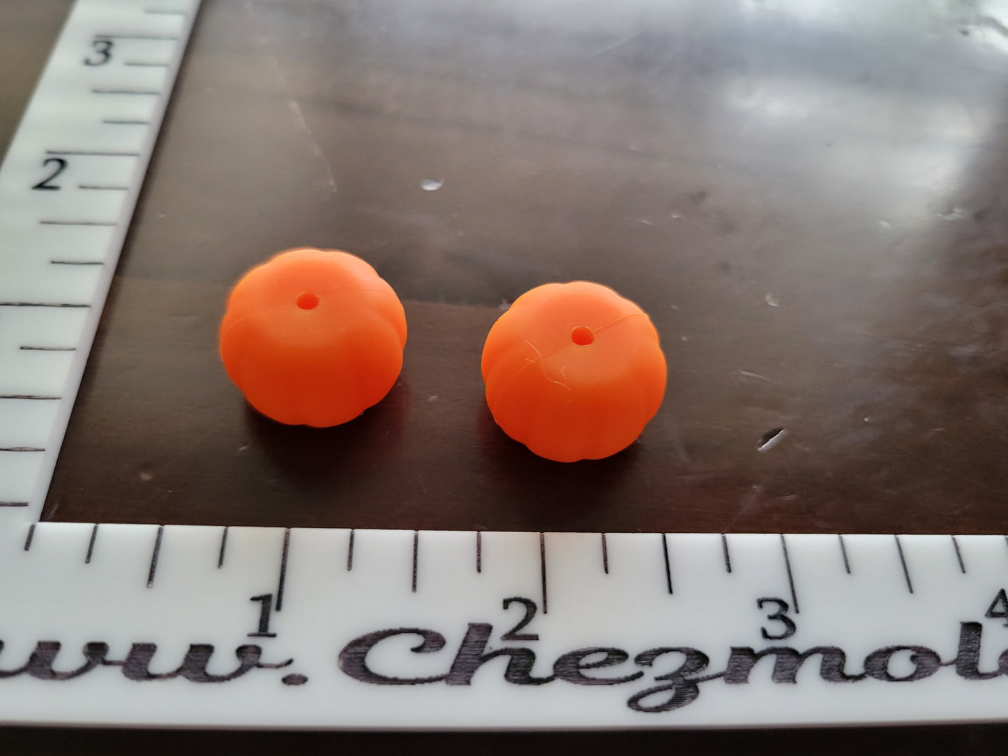 3d pumpkin- Silicone focal Bead