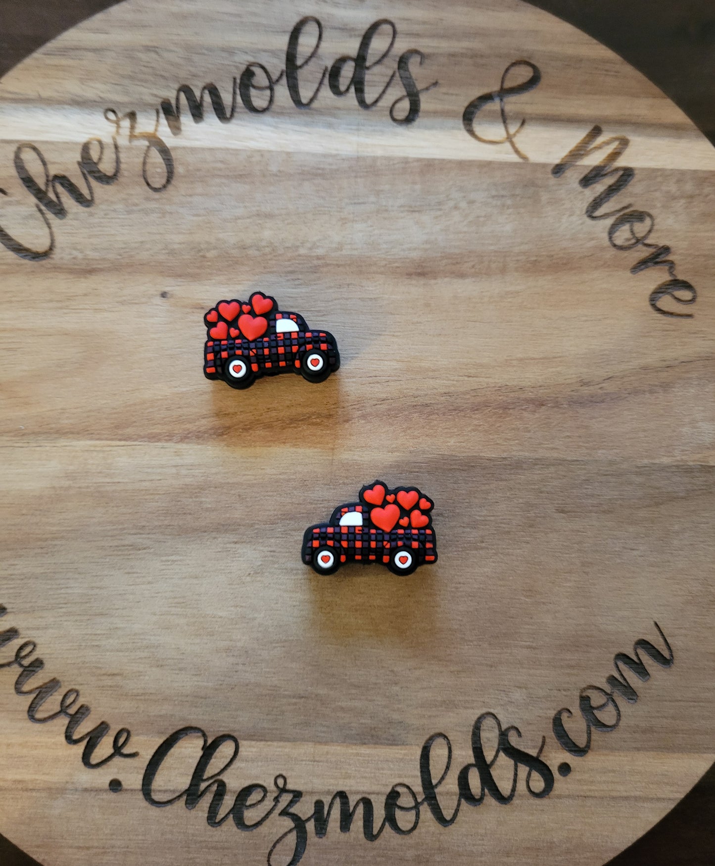 red plaid love truck- Silicone focal Bead