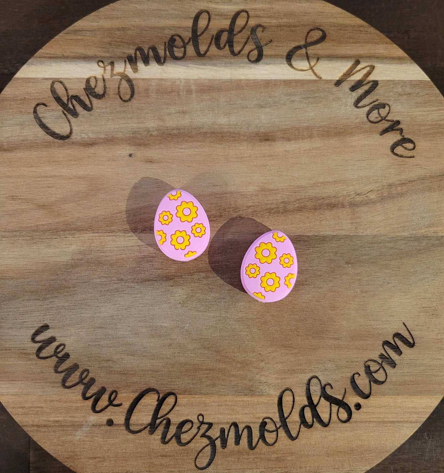 Floral spring egg- silicone focal Bead