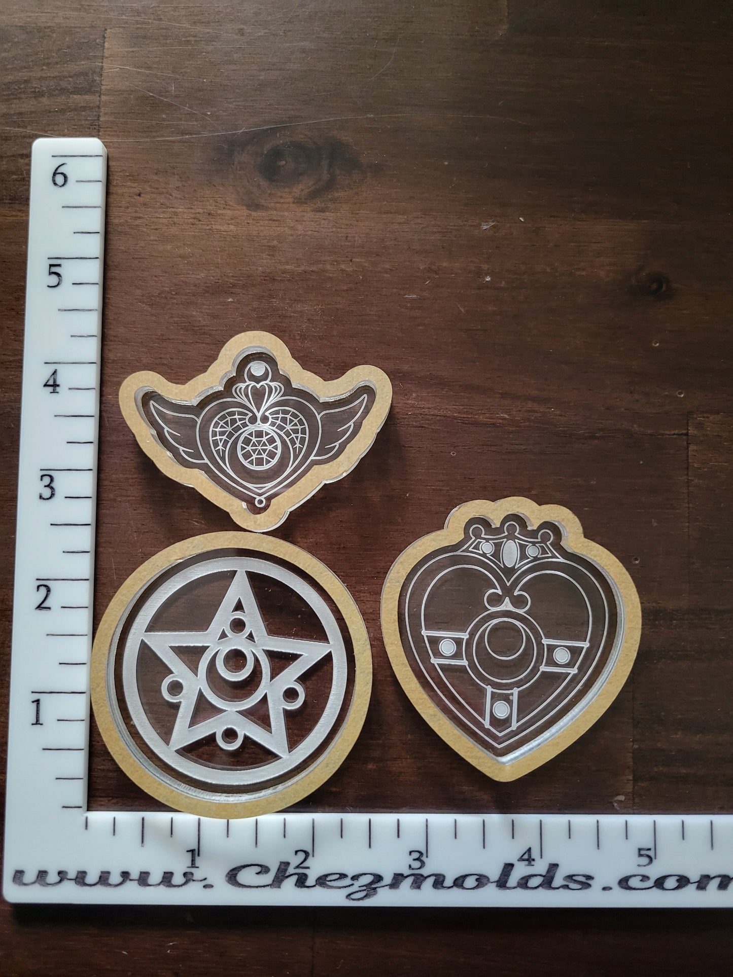 Sailor moon brooches shaker