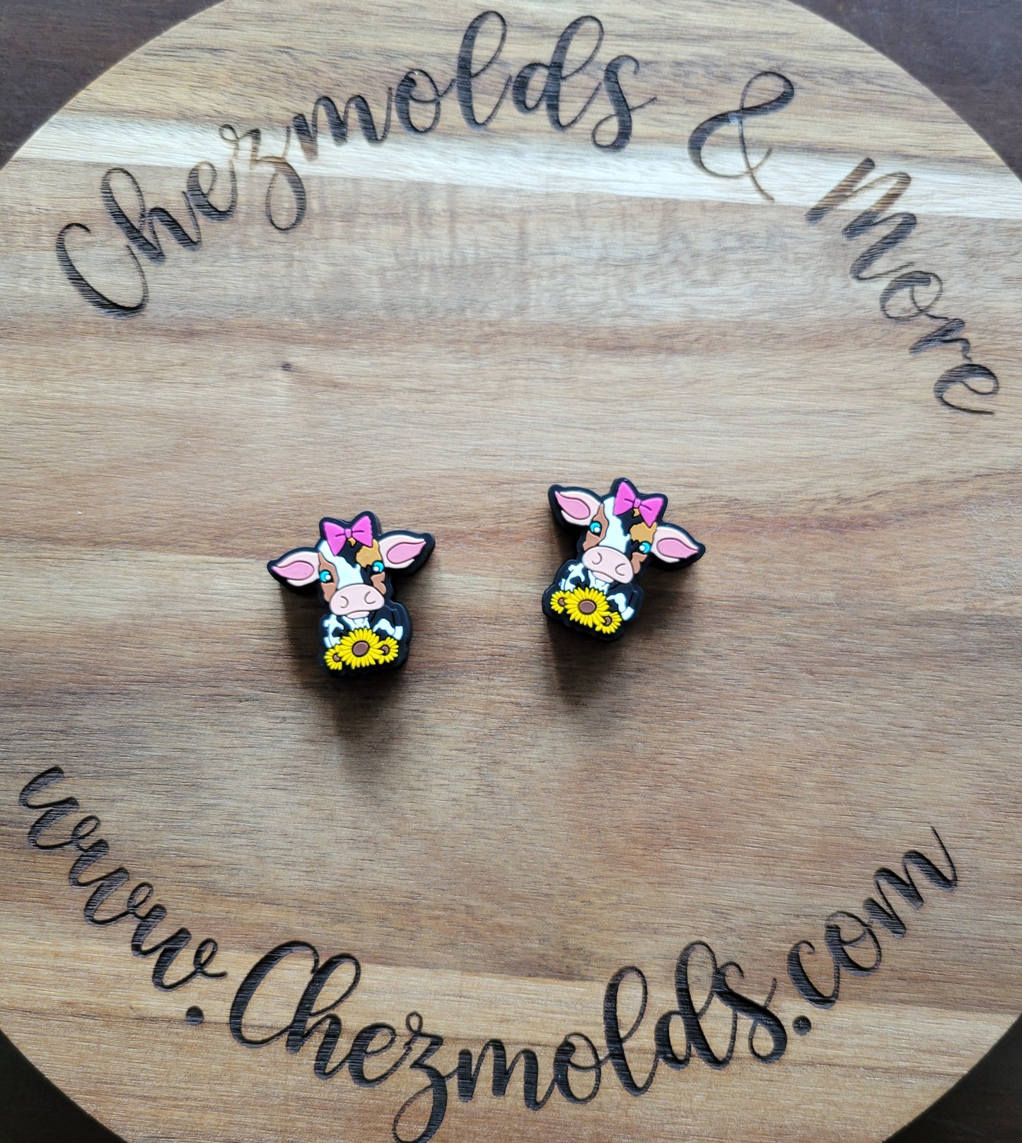 bow cow with sunflower- Silicone focal Bead