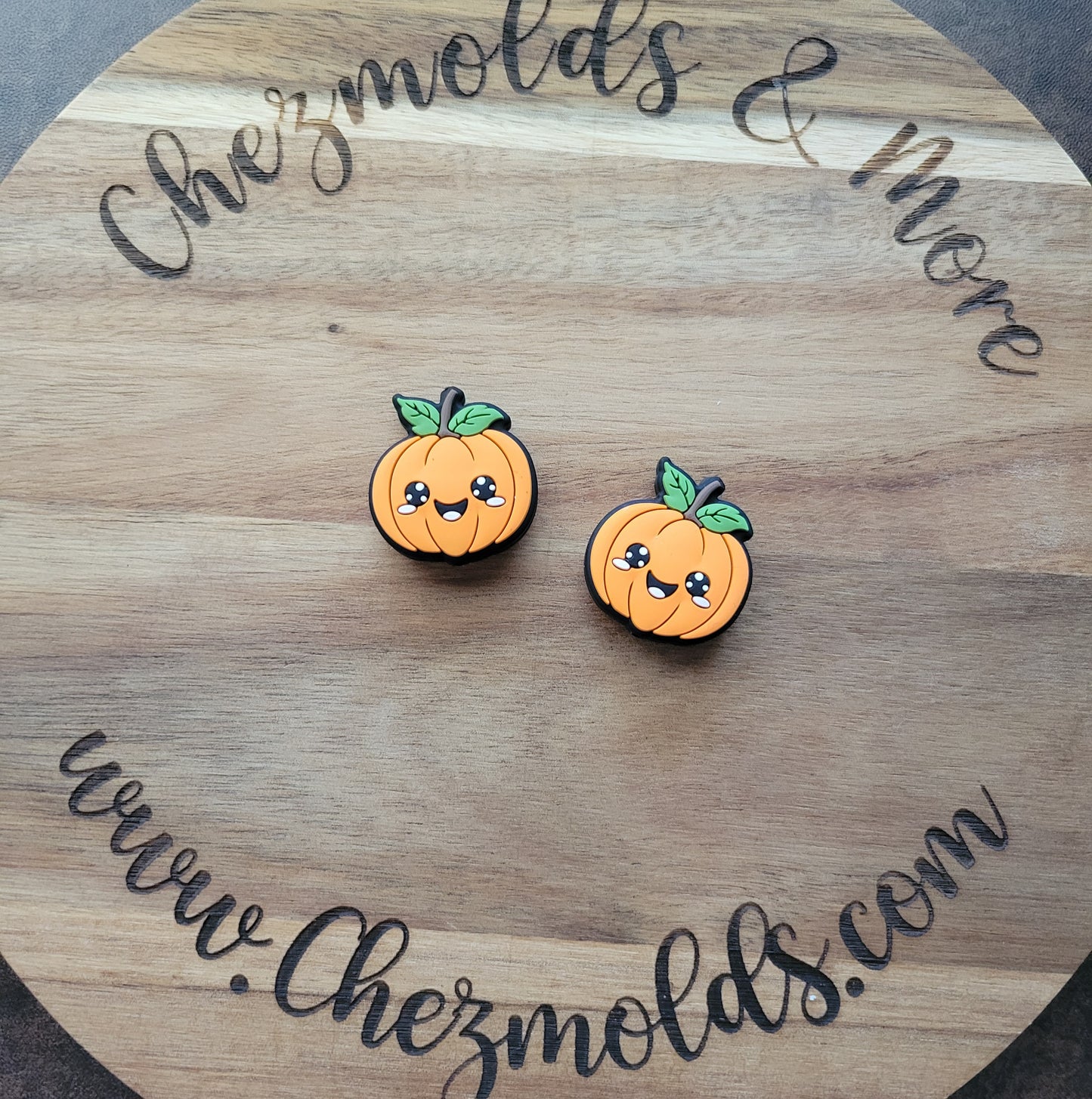 Cutie pumpkin- Silicone focal Bead