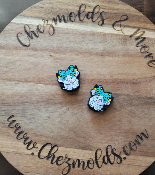 Cute cow big teal bow- Silicone focal Bead