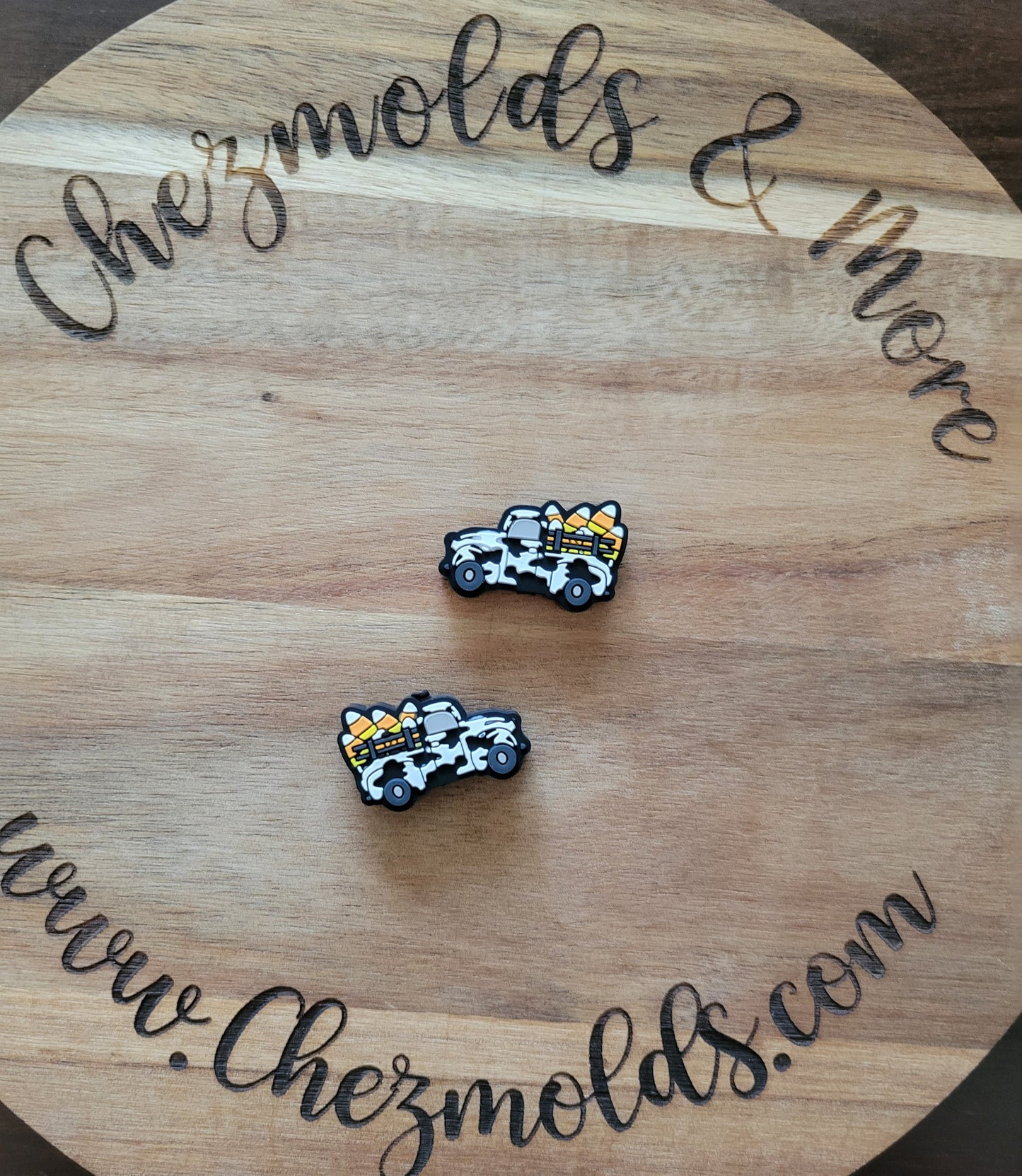 candy corn cow truck- Silicone focal Bead