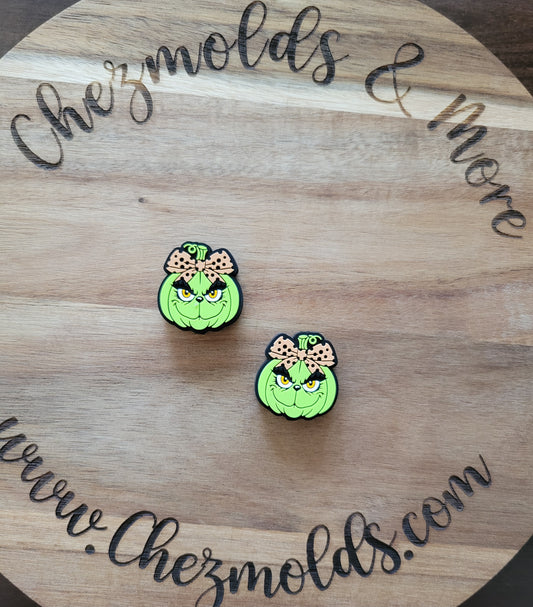 green pumpkin face- Silicone focal Bead