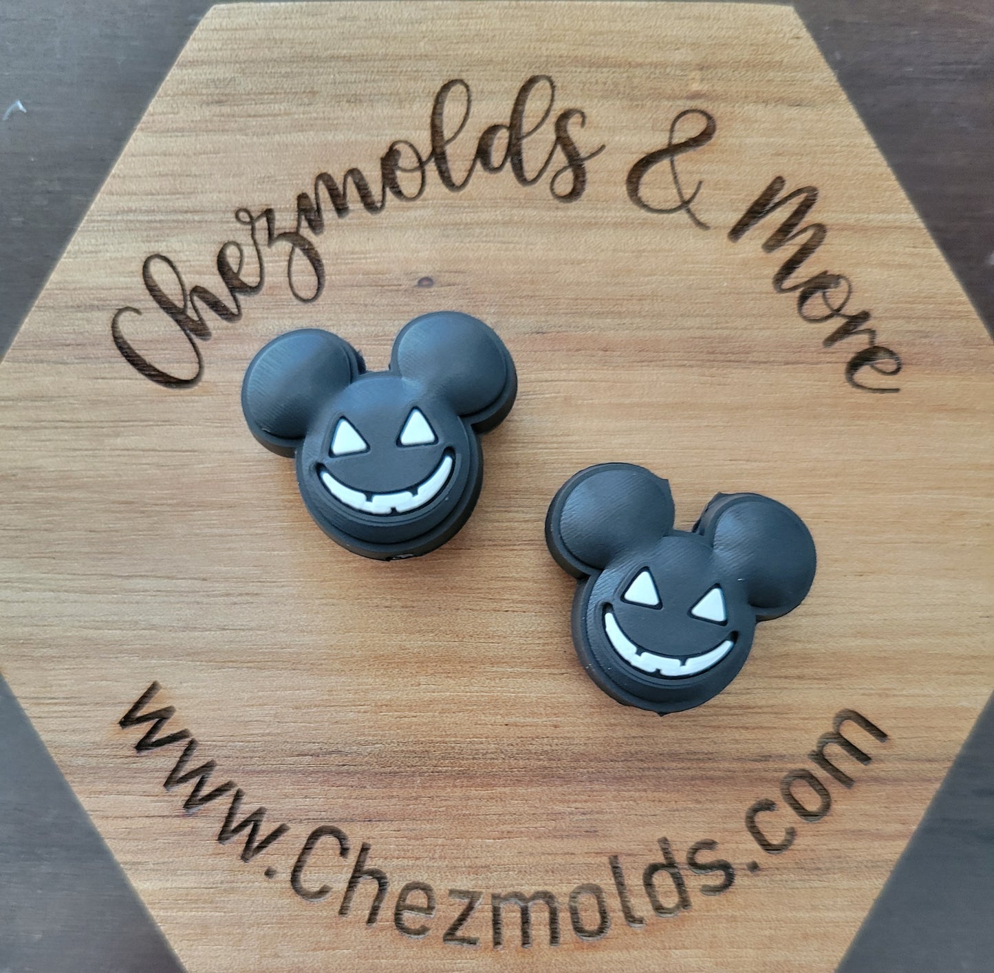 mouse smiles- Silicone focal Bead