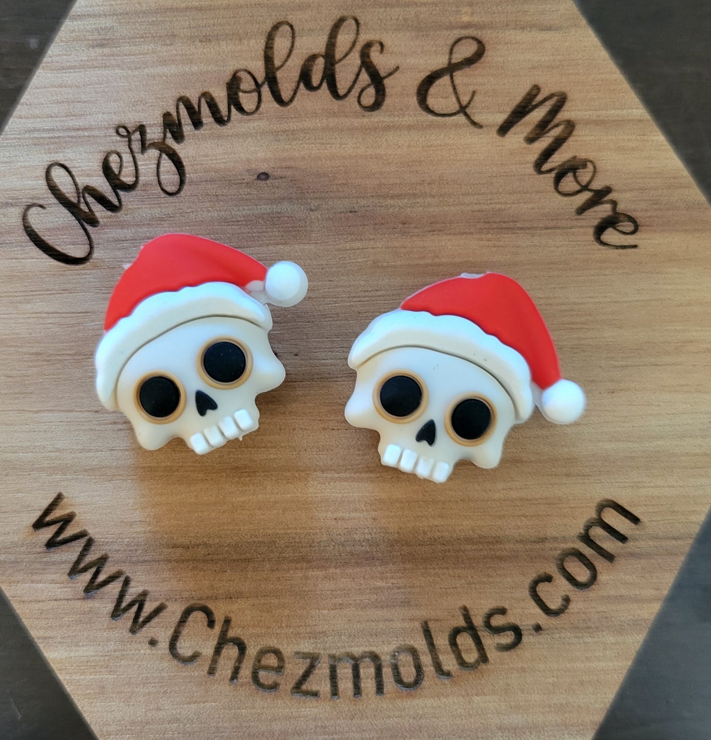 3D  santa skull- Silicone focal Bead