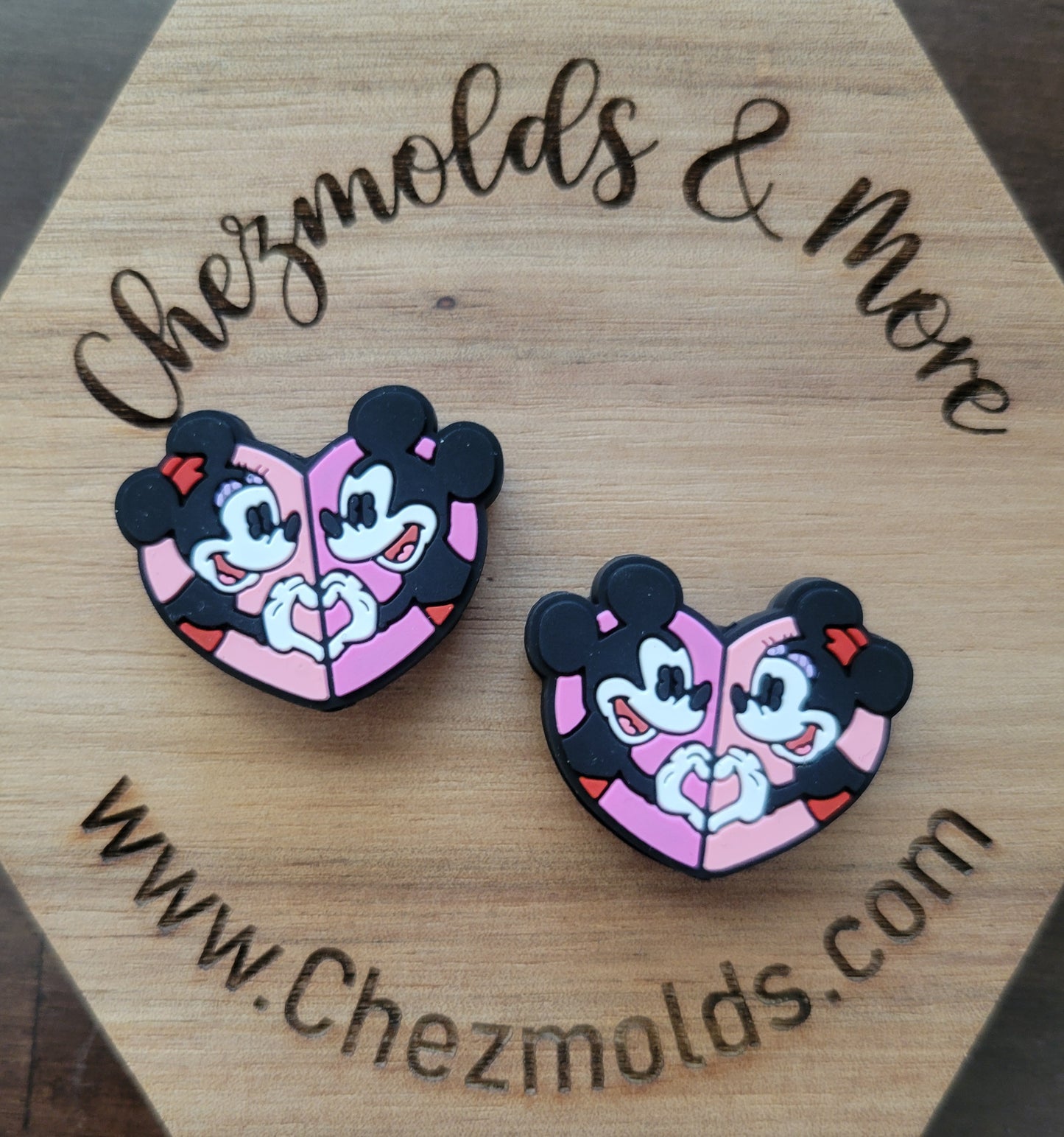 mouse love- Silicone focal Bead