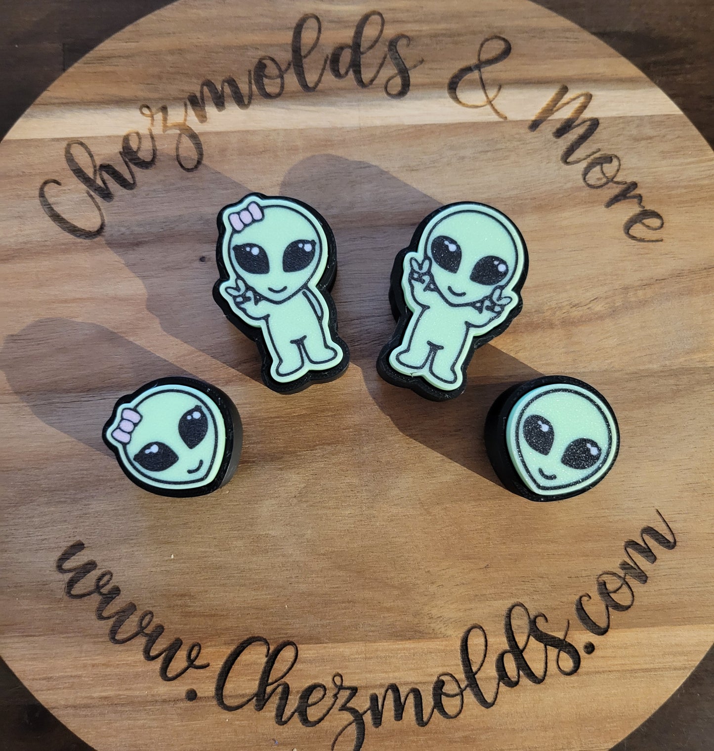 CE 3d printed  fidget clicker- with keychain hole - aliens- glowing