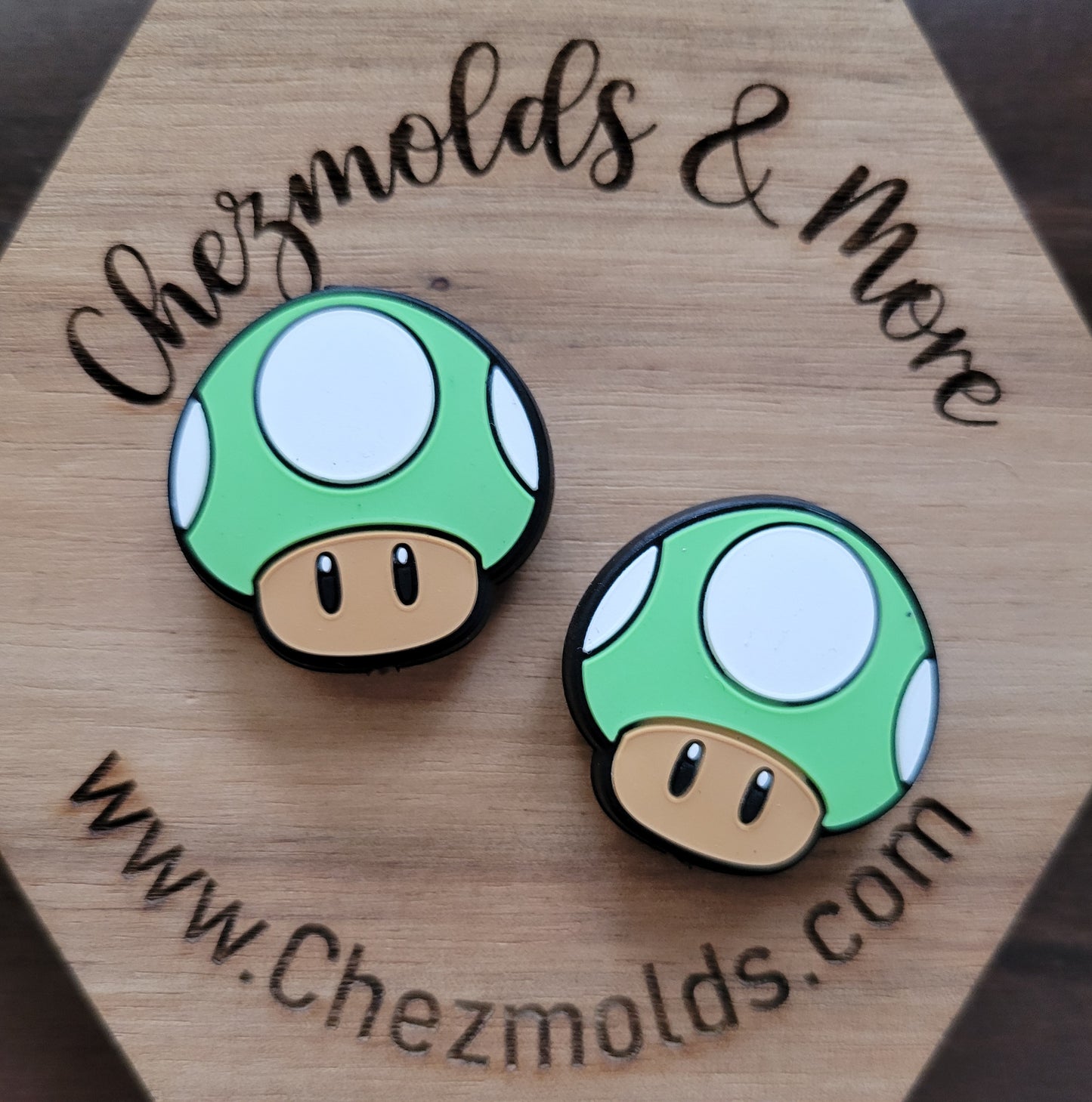 game - Silicone & pvc focal Bead