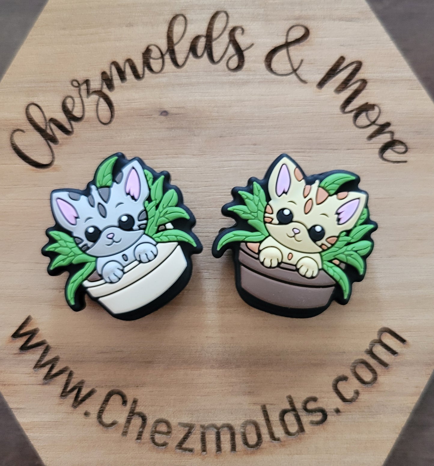 kitty in plant- Silicone focal Bead