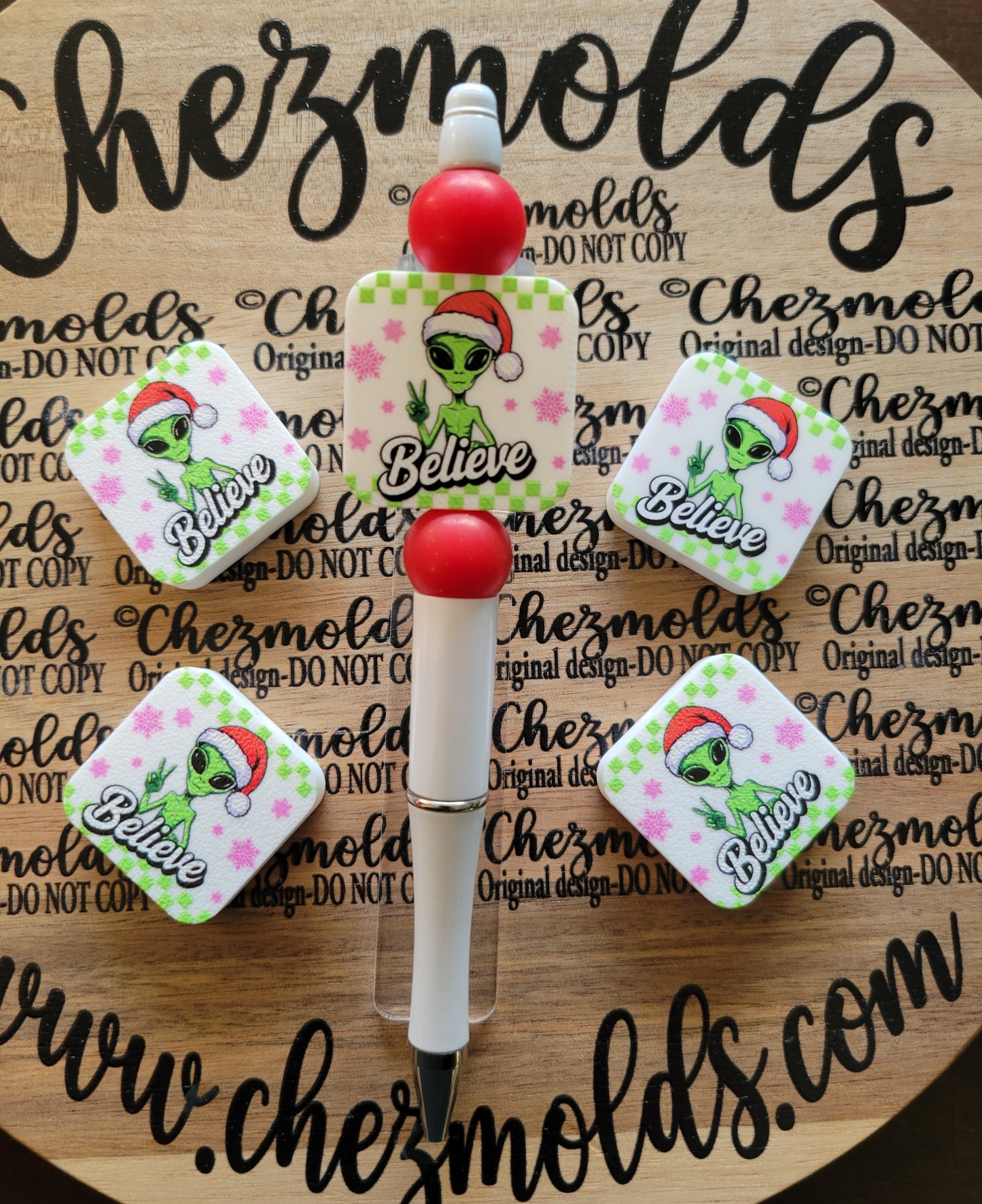 CE 3d printed focal Bead-Alien checkered Believe