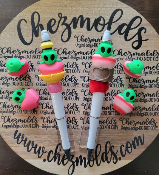 CE 3d printed focal Bead -Lovey alien in heart