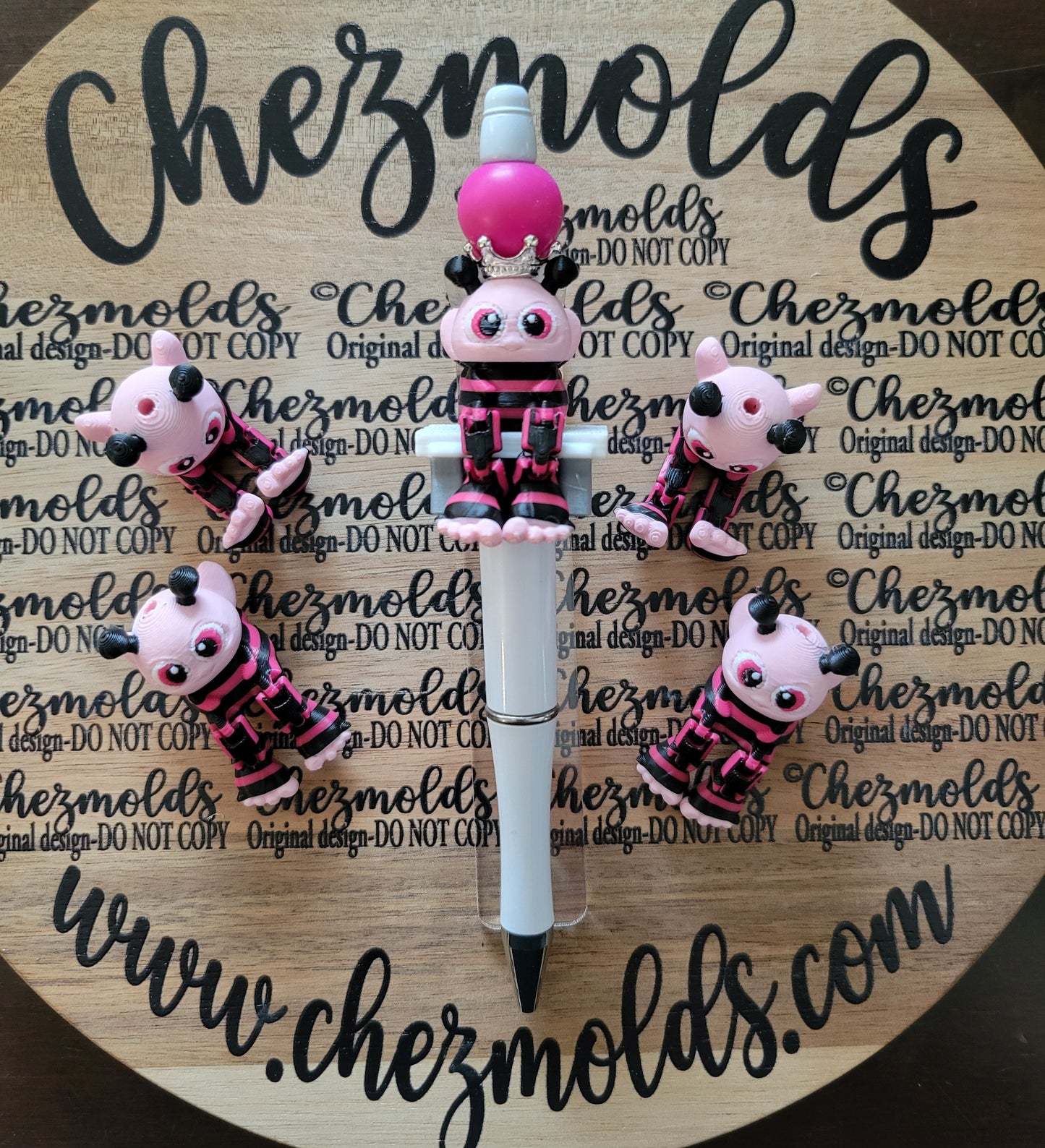 CE 3d printed focal Bead- Love bee kicker ( flexy feet )