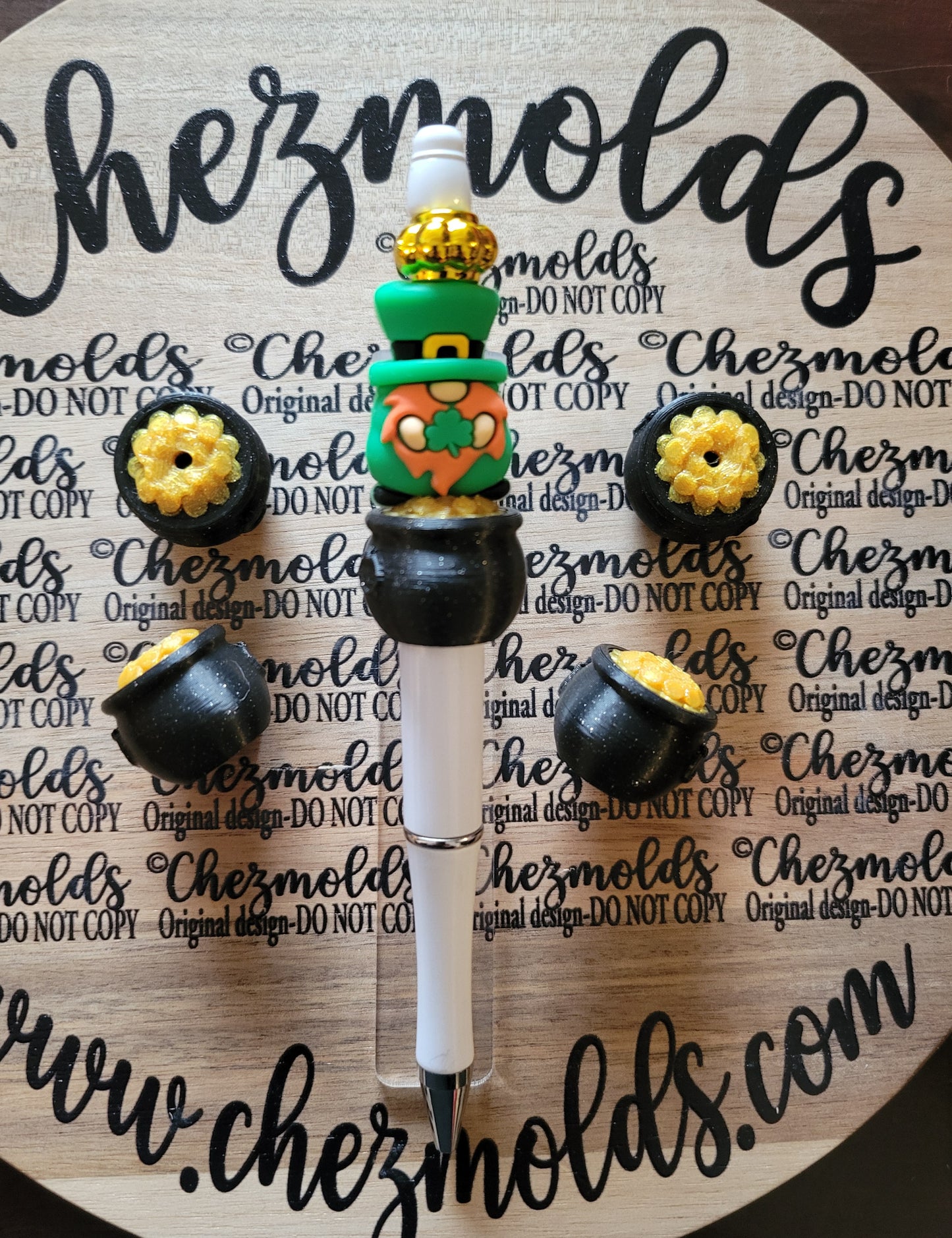 CE 3d printed focal Bead- 3D pot O gold SHAKER