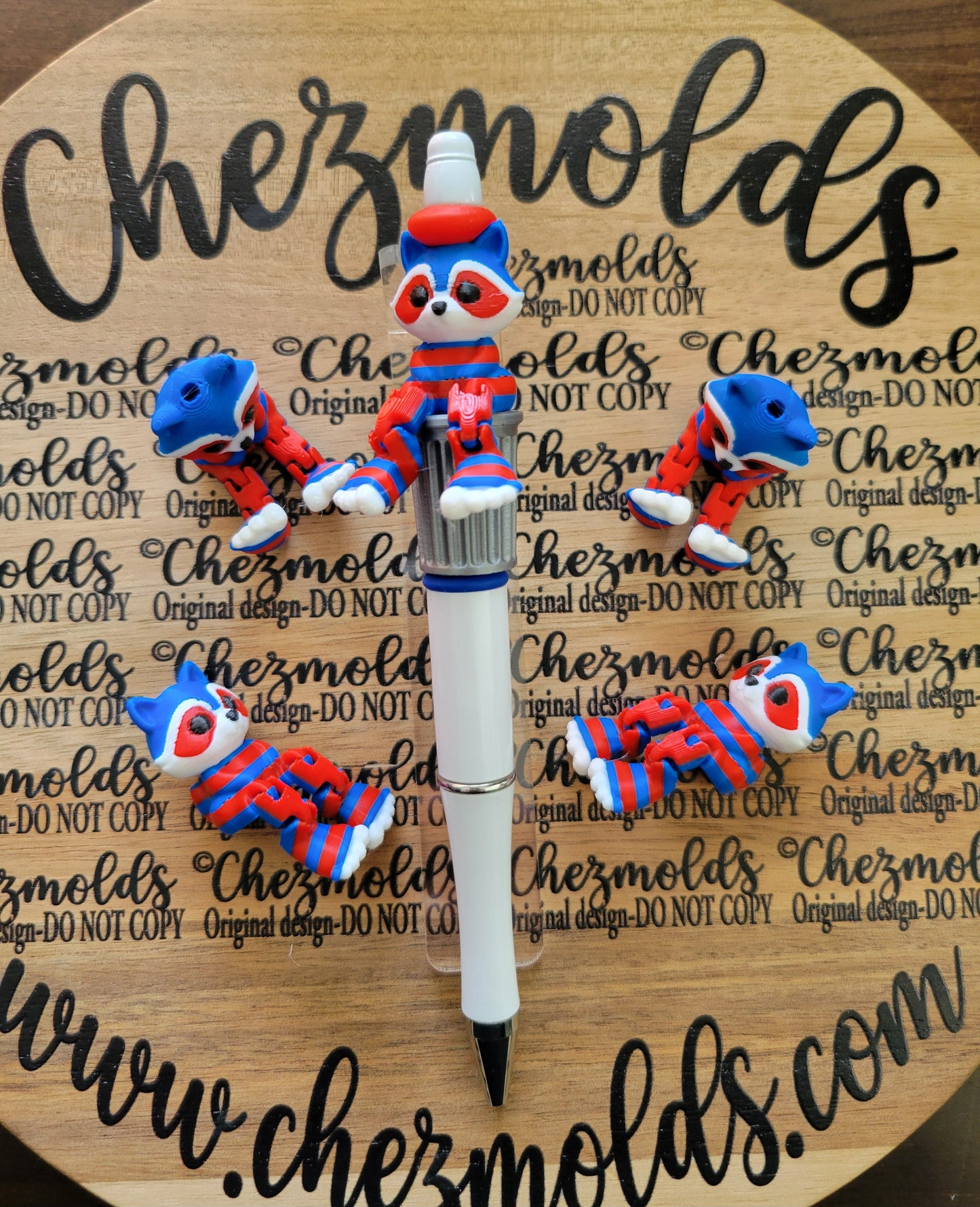 CE 3d printed focal bead-LE- America raccoon kicker ( flexy feet )