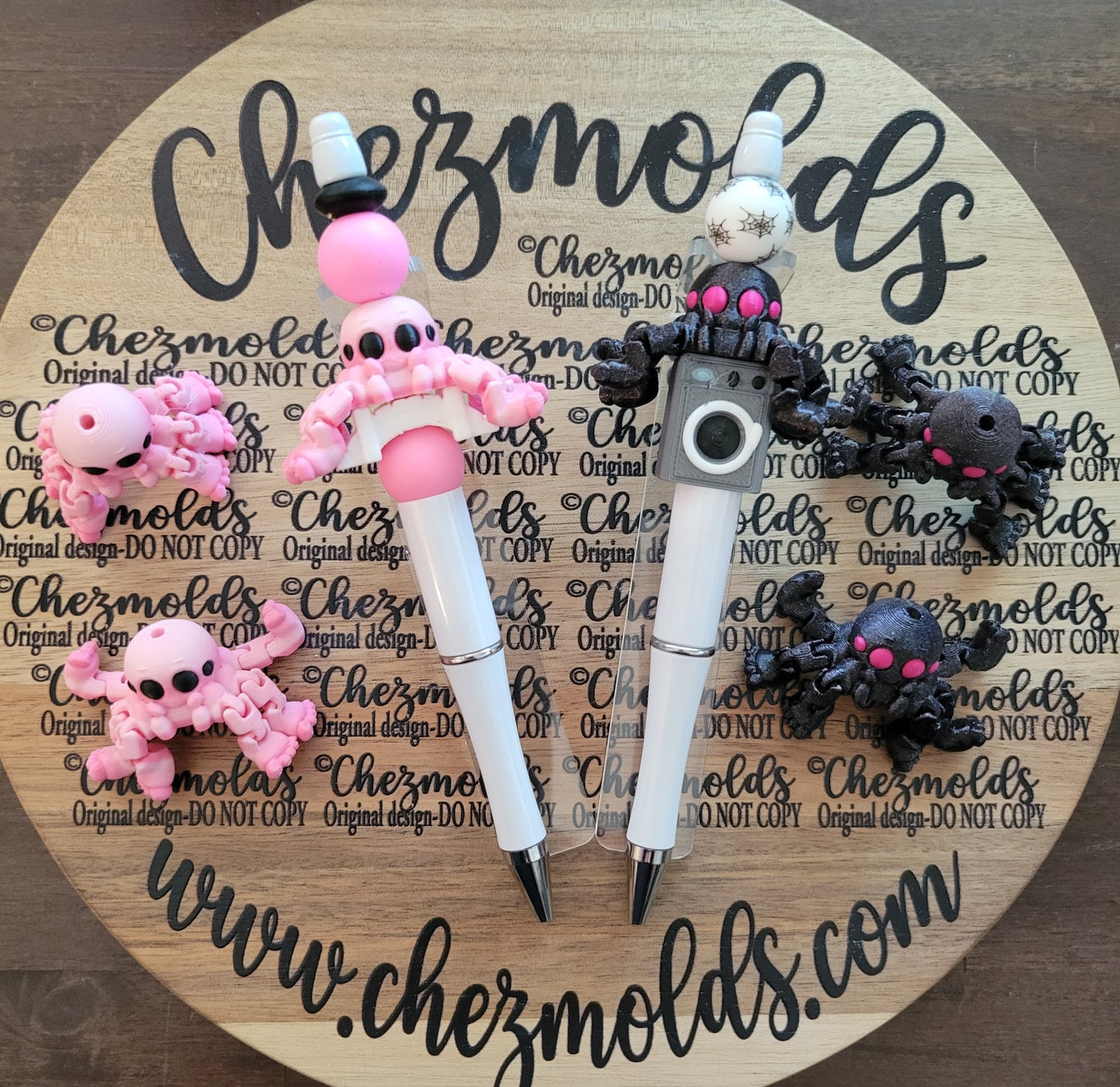 CE 3d printed focal bead- Cutie jumper pider ( flexy feet )