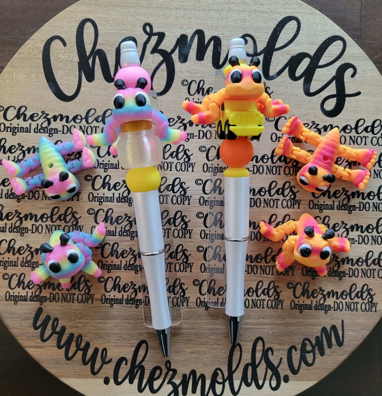 CE 3d printed focal bead- Cutie Glow buggy kicker ( flexy feet )